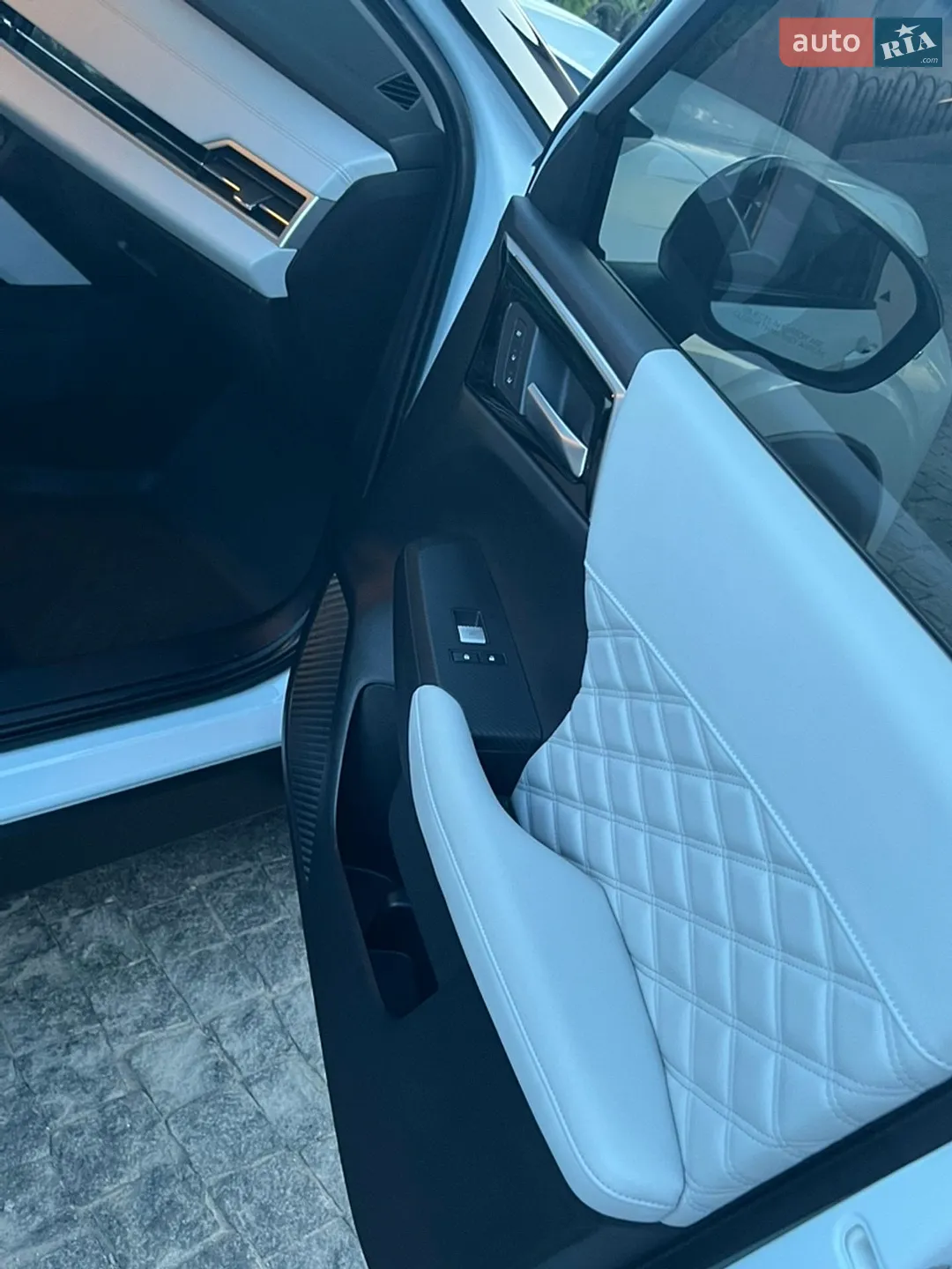 2023 Mitsubishi Outlander - мініатюра 32