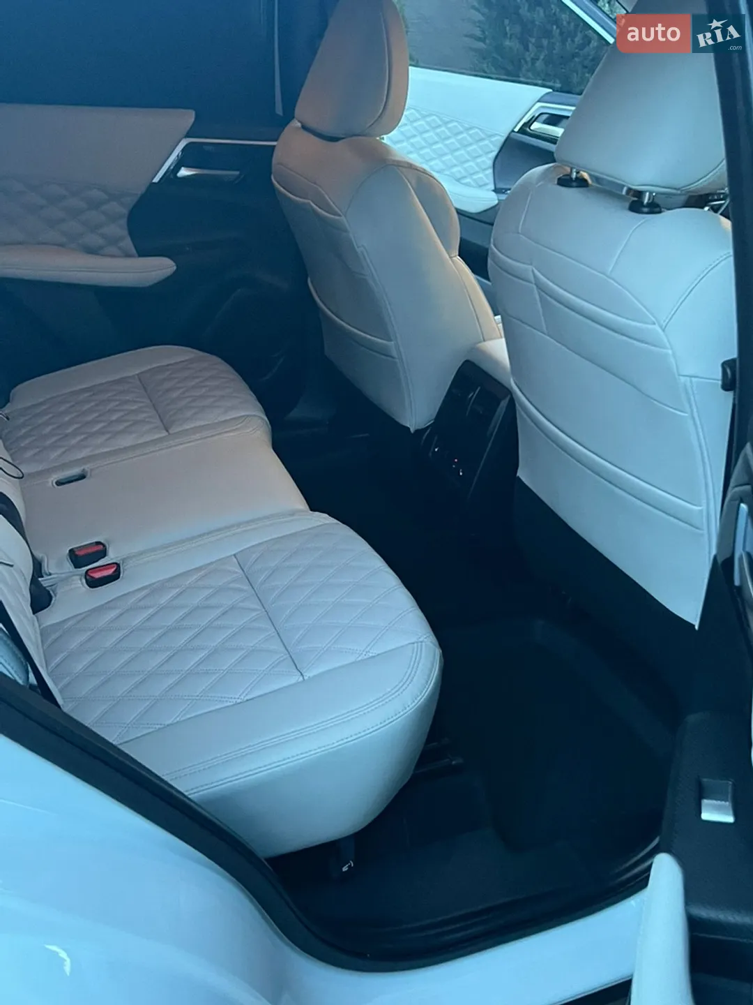 2023 Mitsubishi Outlander - мініатюра 37