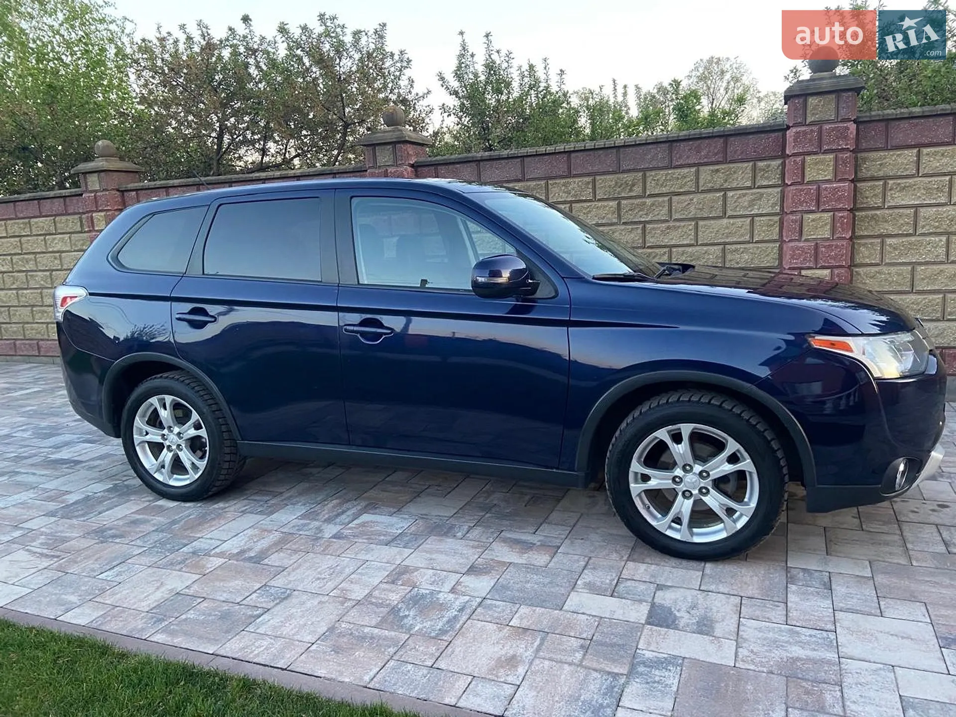 2014 Mitsubishi Outlander - мініатюра 2