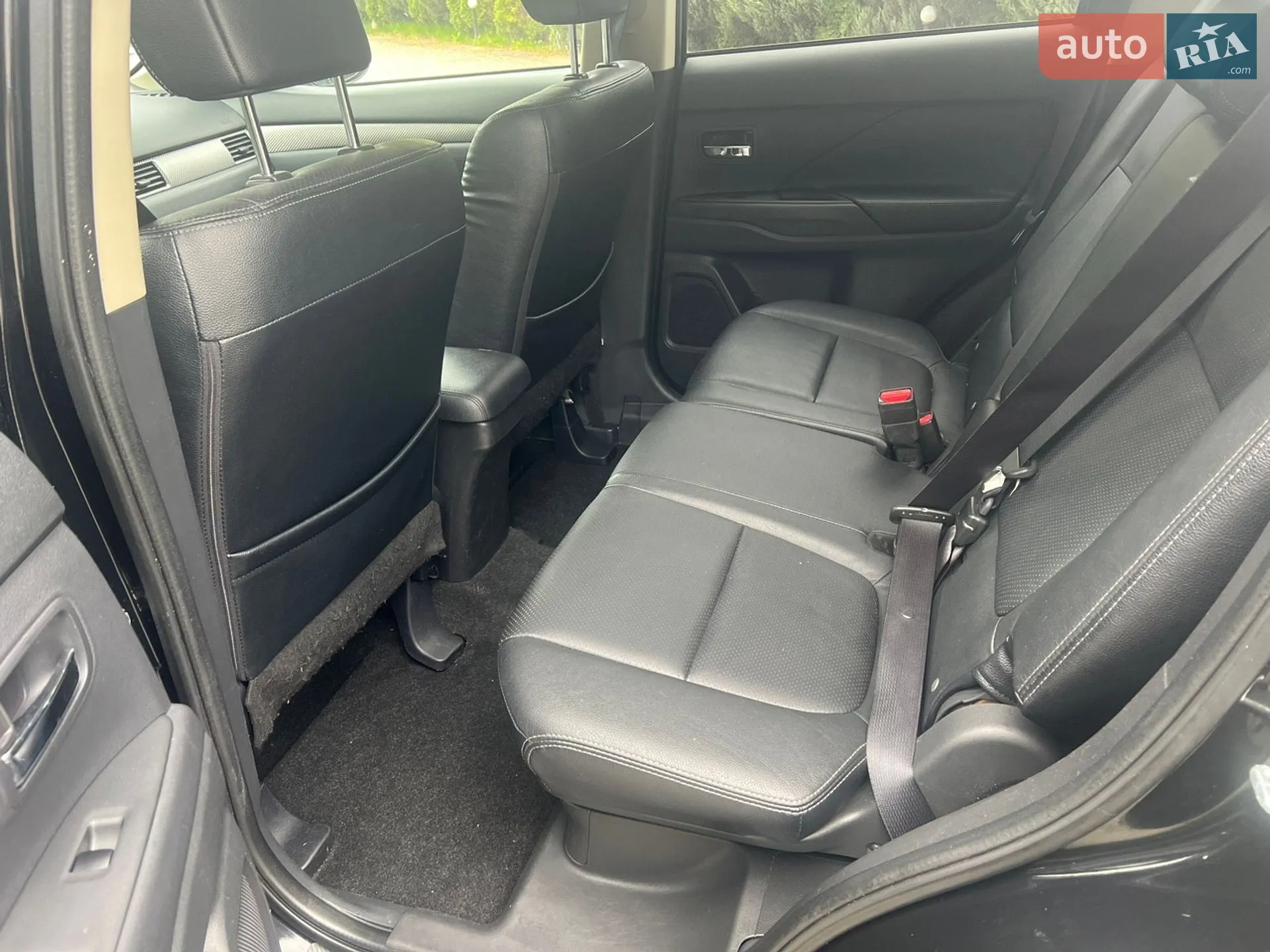 2014 Mitsubishi Outlander - мініатюра 16
