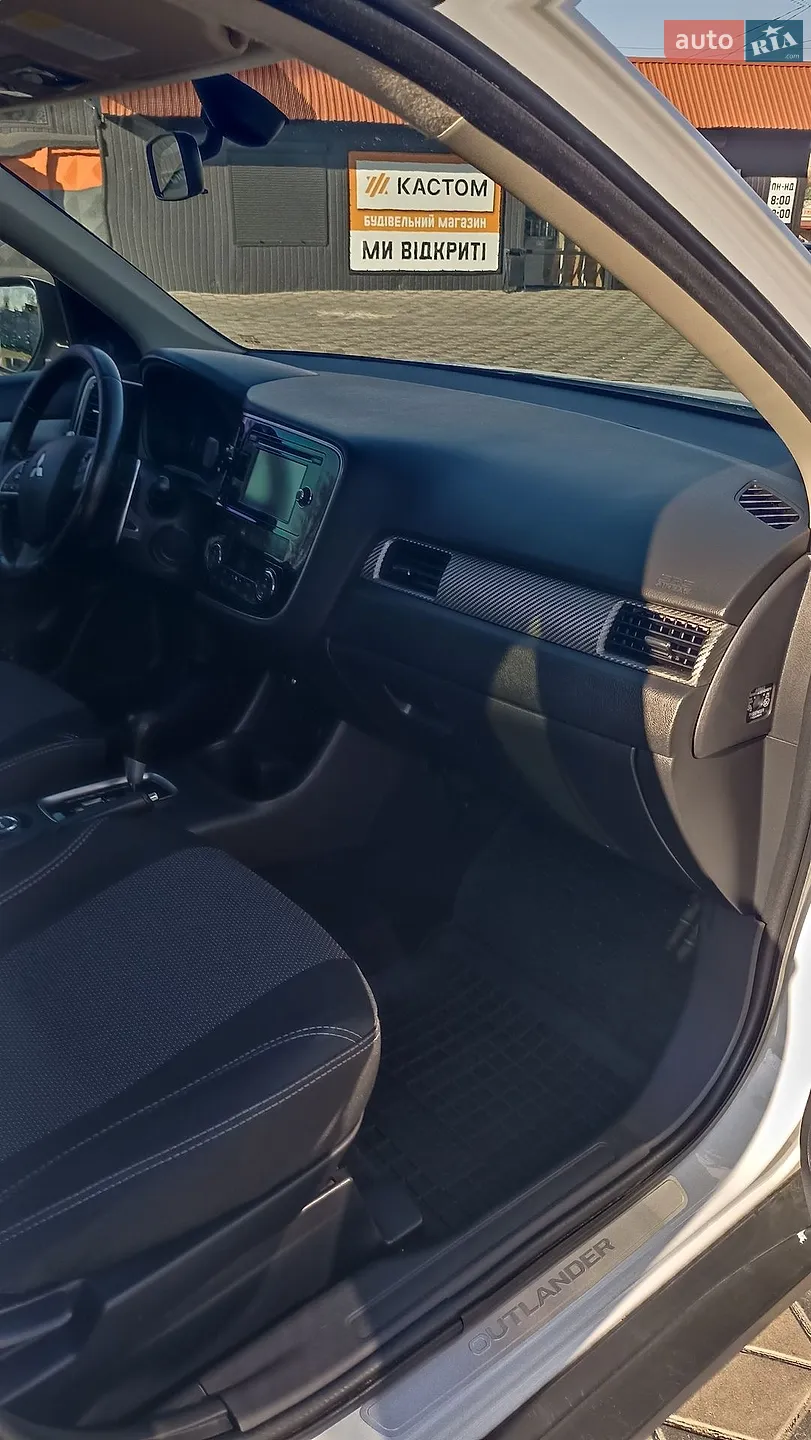2013 Mitsubishi Outlander - мініатюра 9
