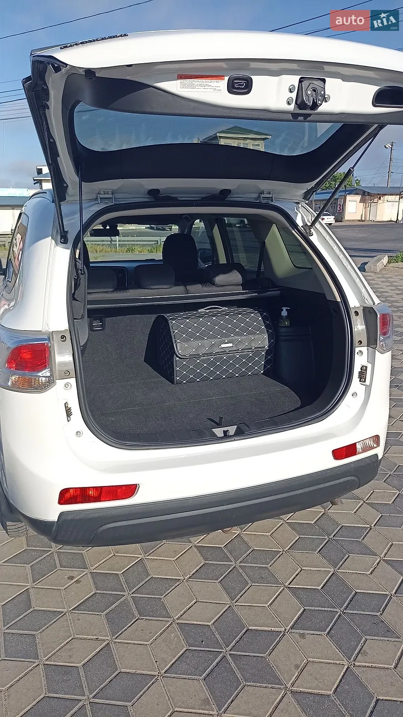 2013 Mitsubishi Outlander - мініатюра 19