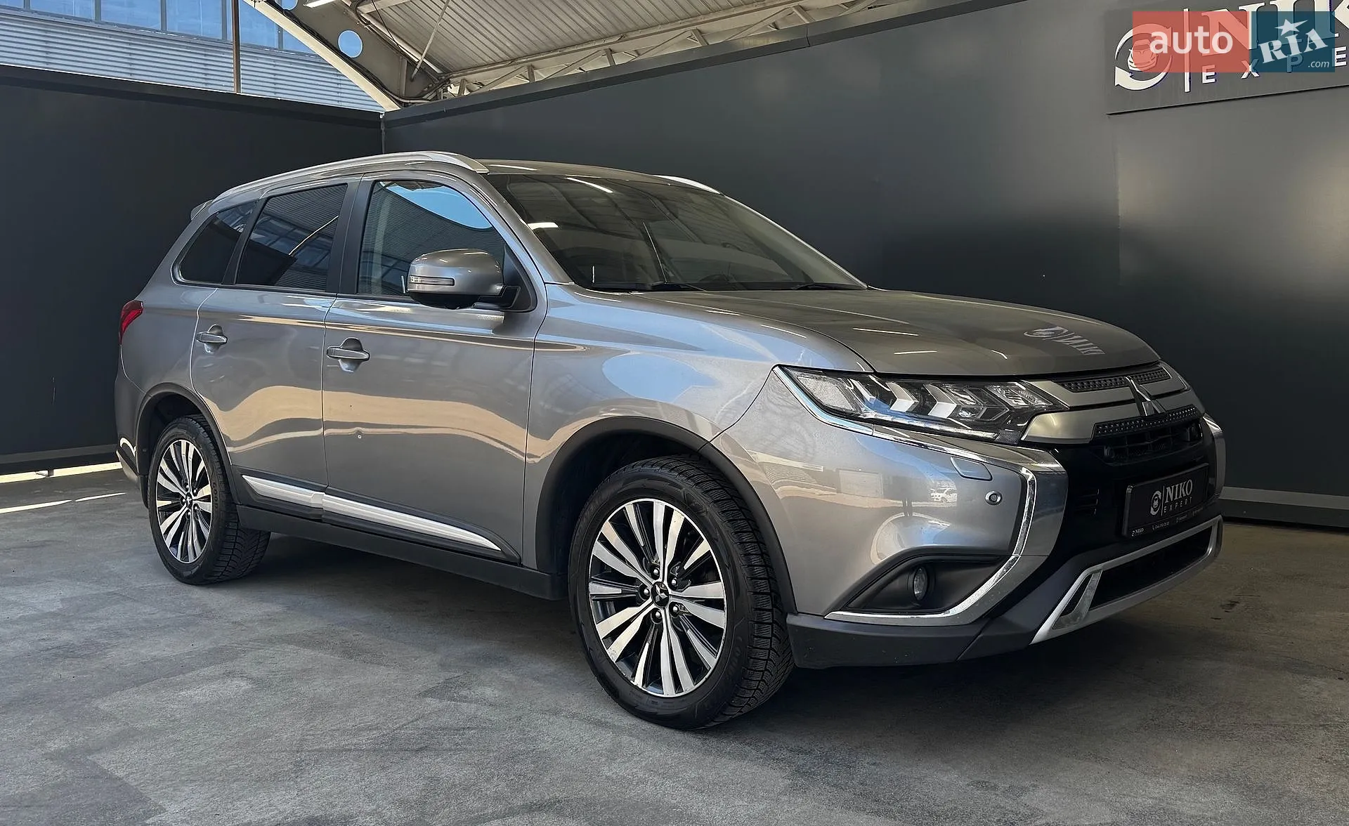2021 Mitsubishi Outlander - мініатюра 10