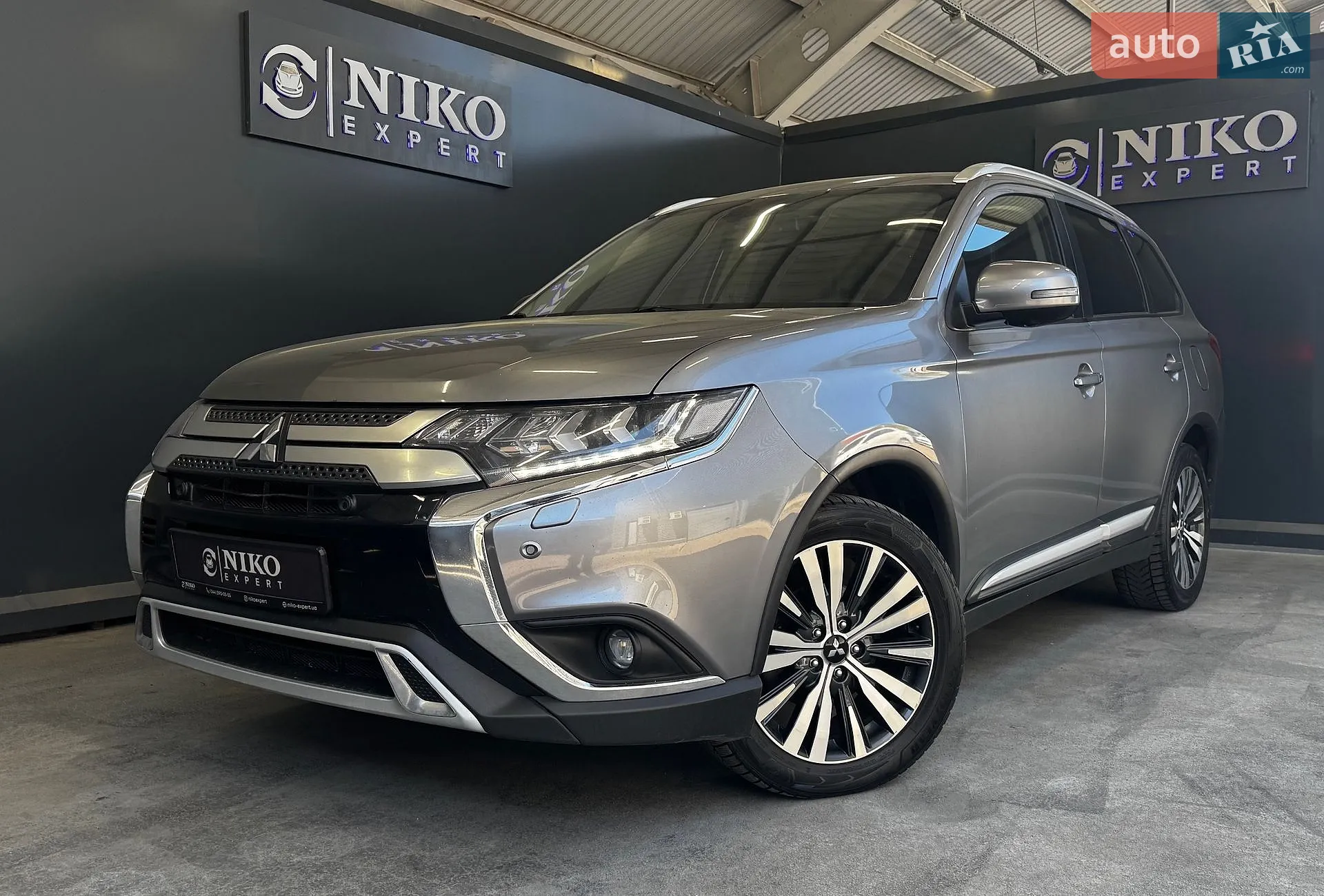 2021 Mitsubishi Outlander - фото 1
