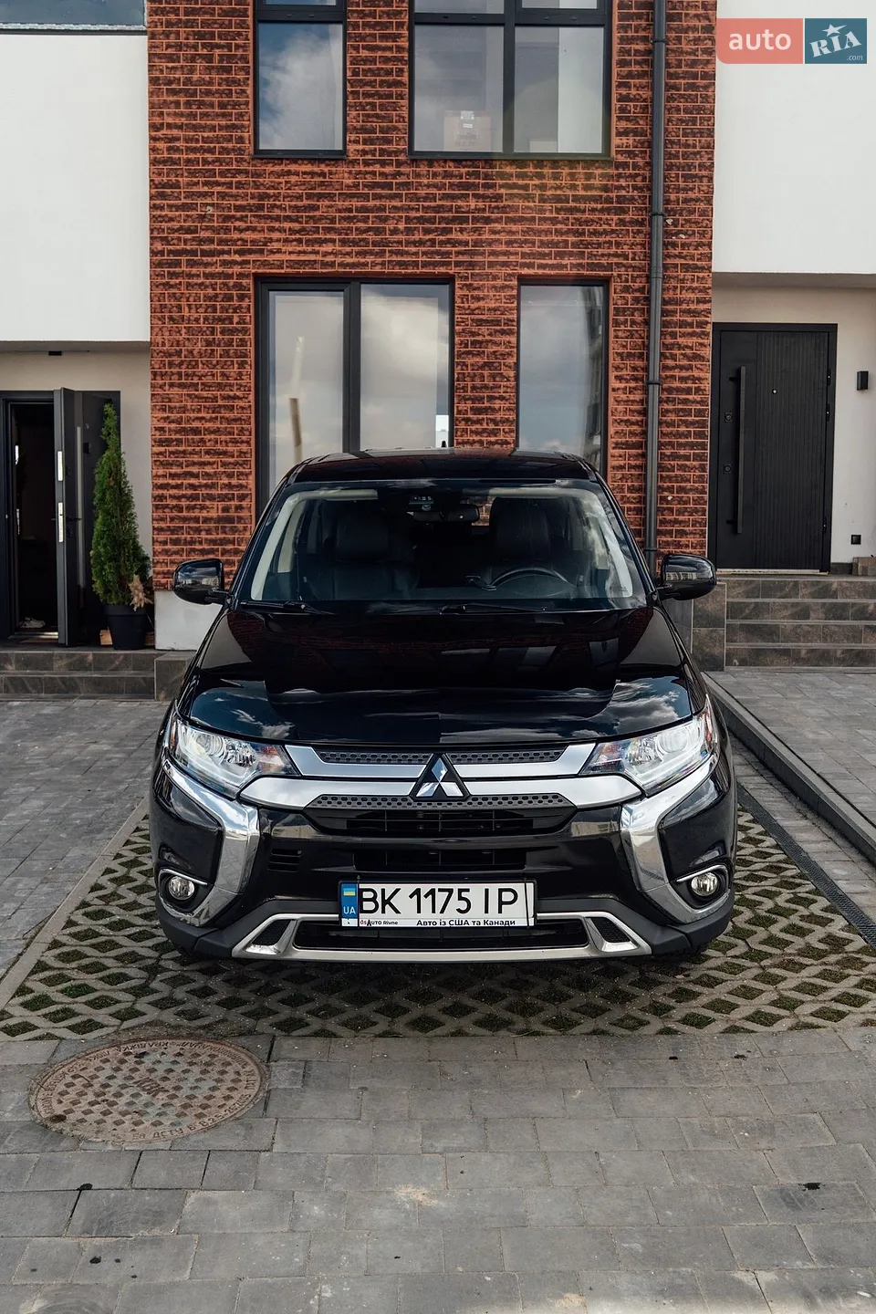 2019 Mitsubishi Outlander - мініатюра 2