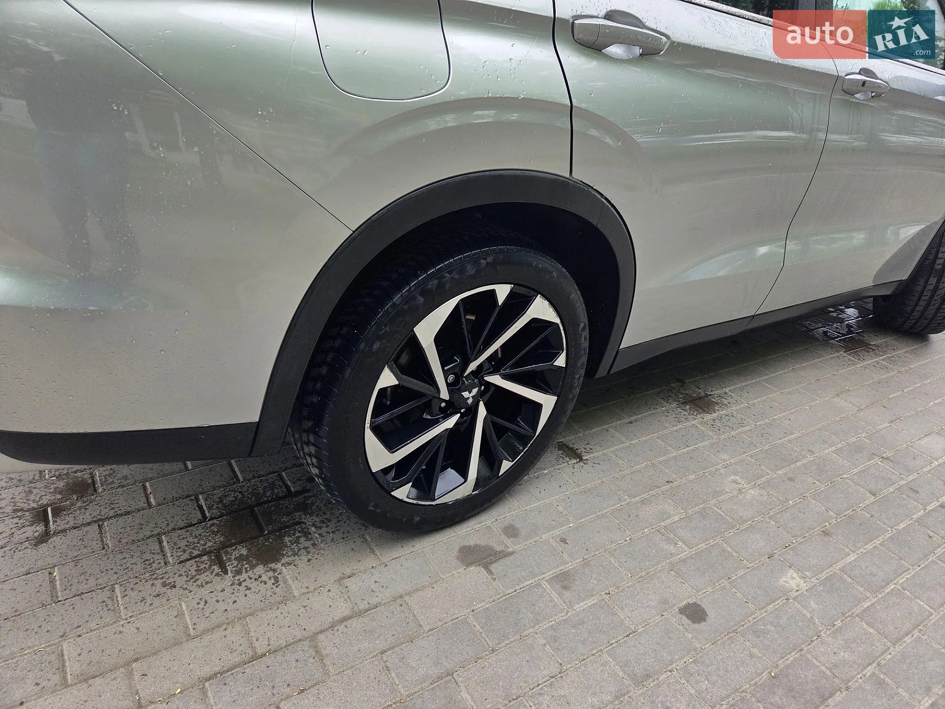 2023 Mitsubishi Outlander - мініатюра 8
