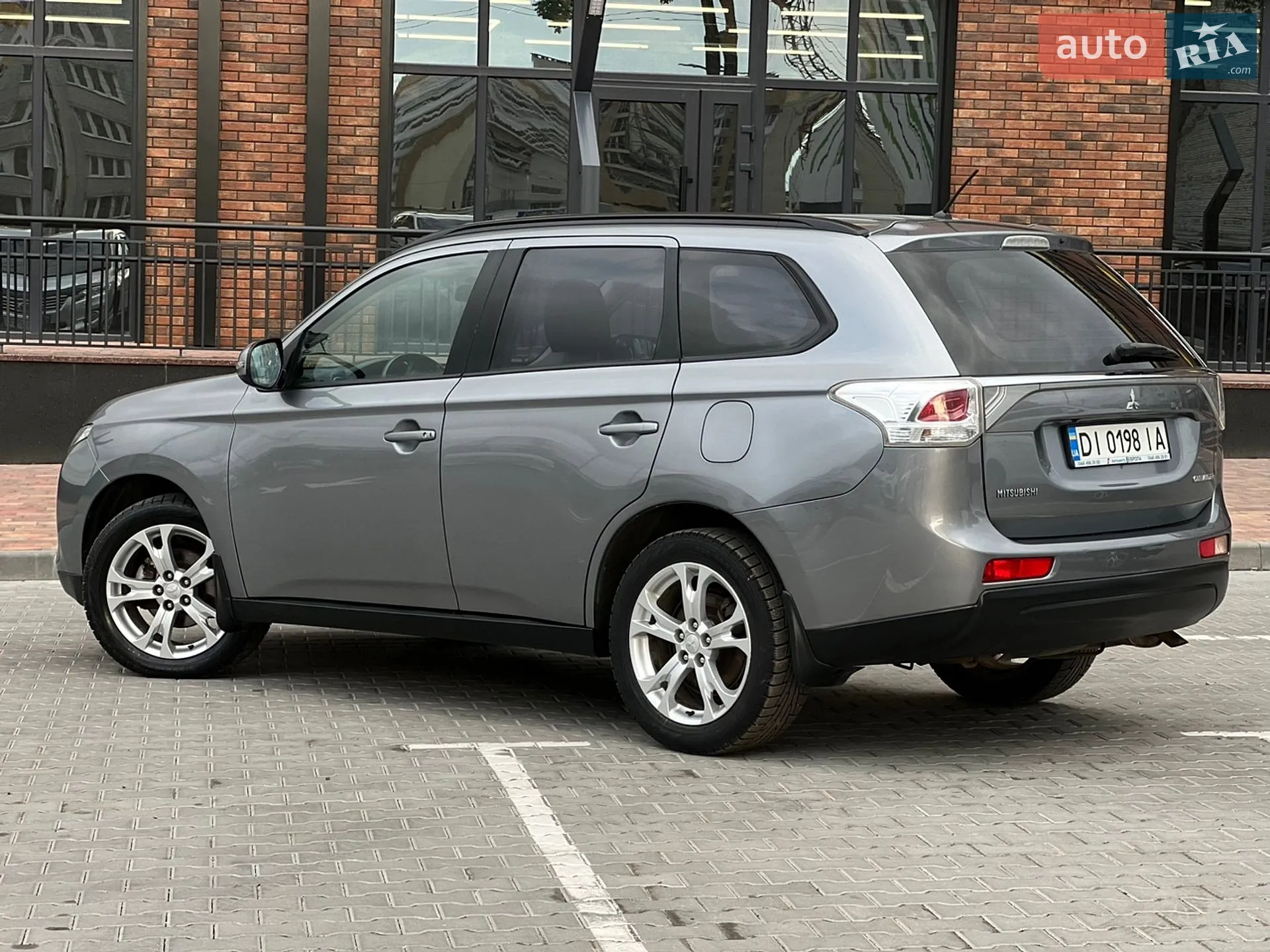 2013 Mitsubishi Outlander - мініатюра 18