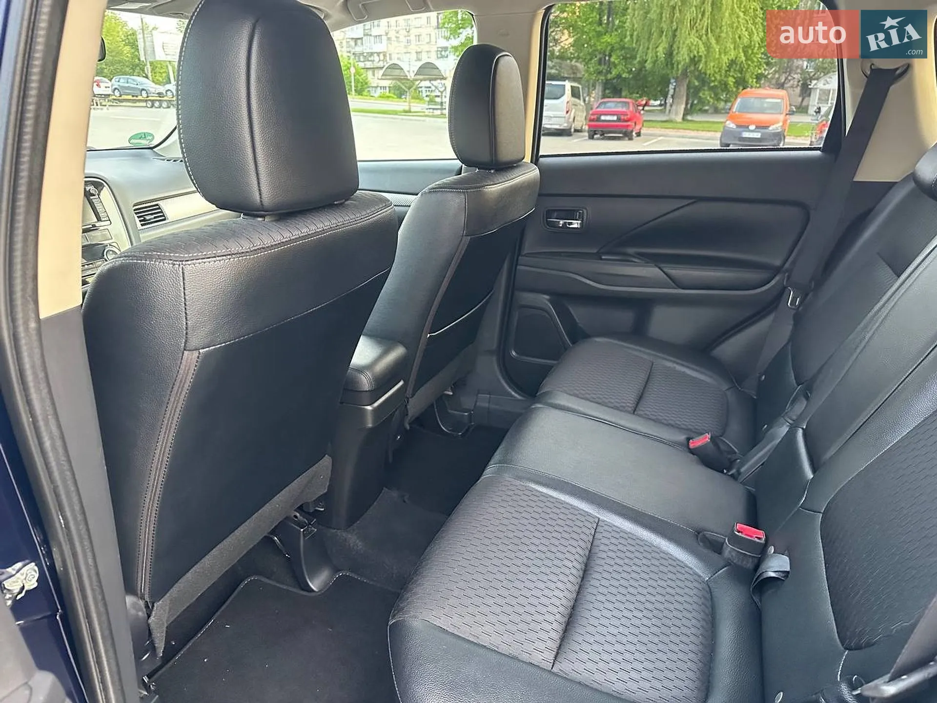 2015 Mitsubishi Outlander - мініатюра 9