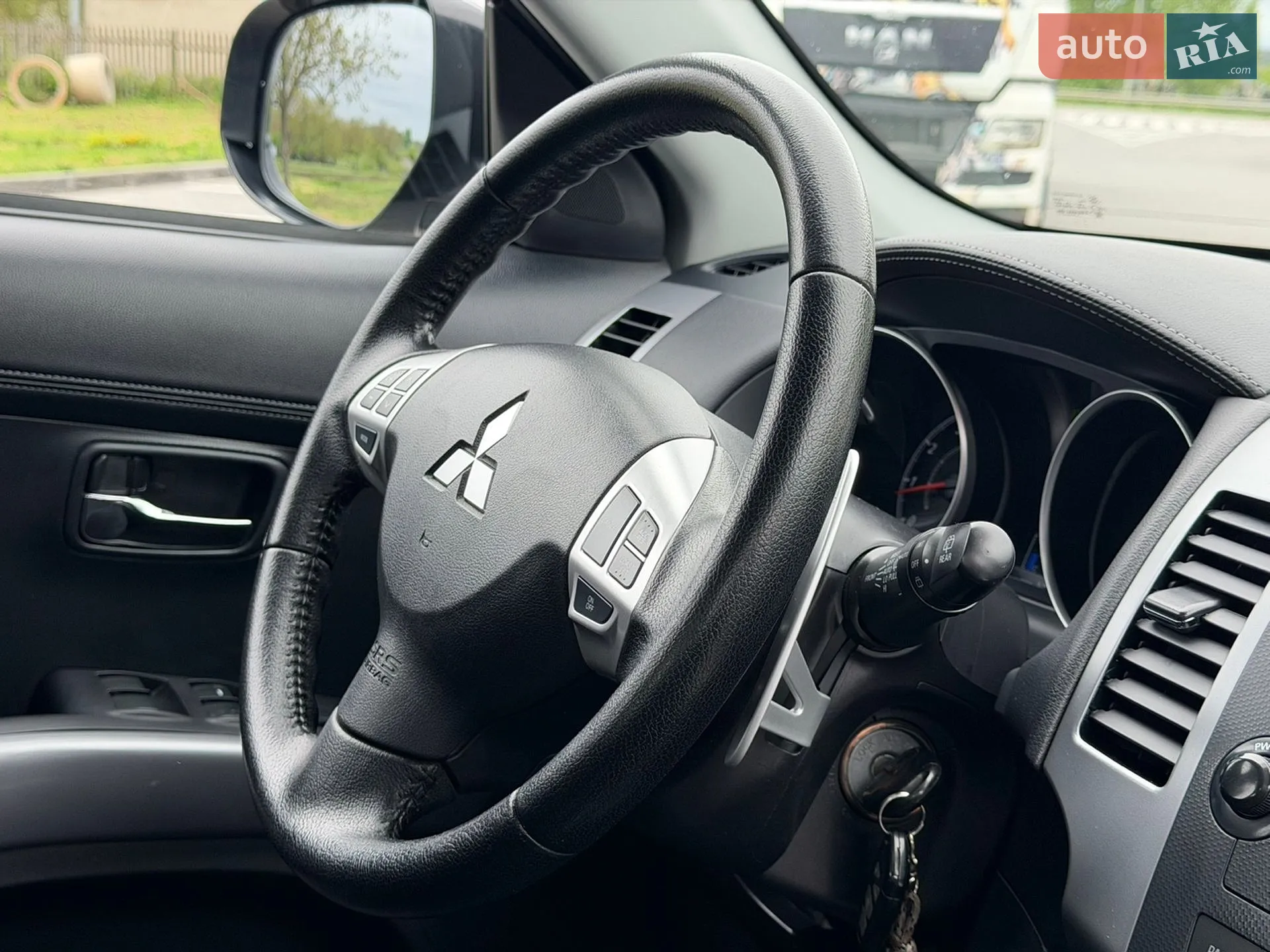 2012 Mitsubishi Outlander - мініатюра 16