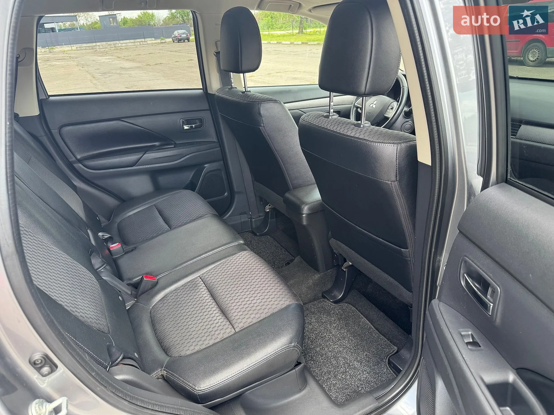 2015 Mitsubishi Outlander - мініатюра 10