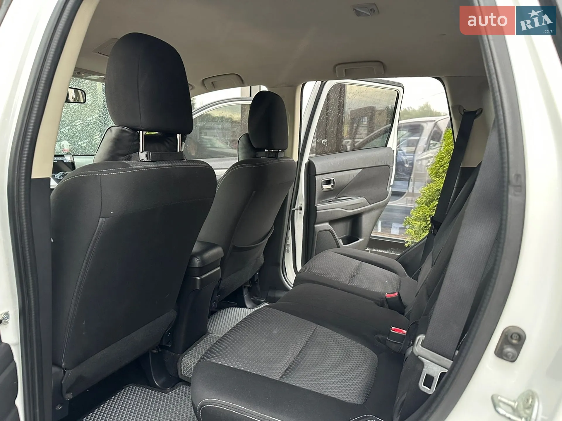 2016 Mitsubishi Outlander - мініатюра 19