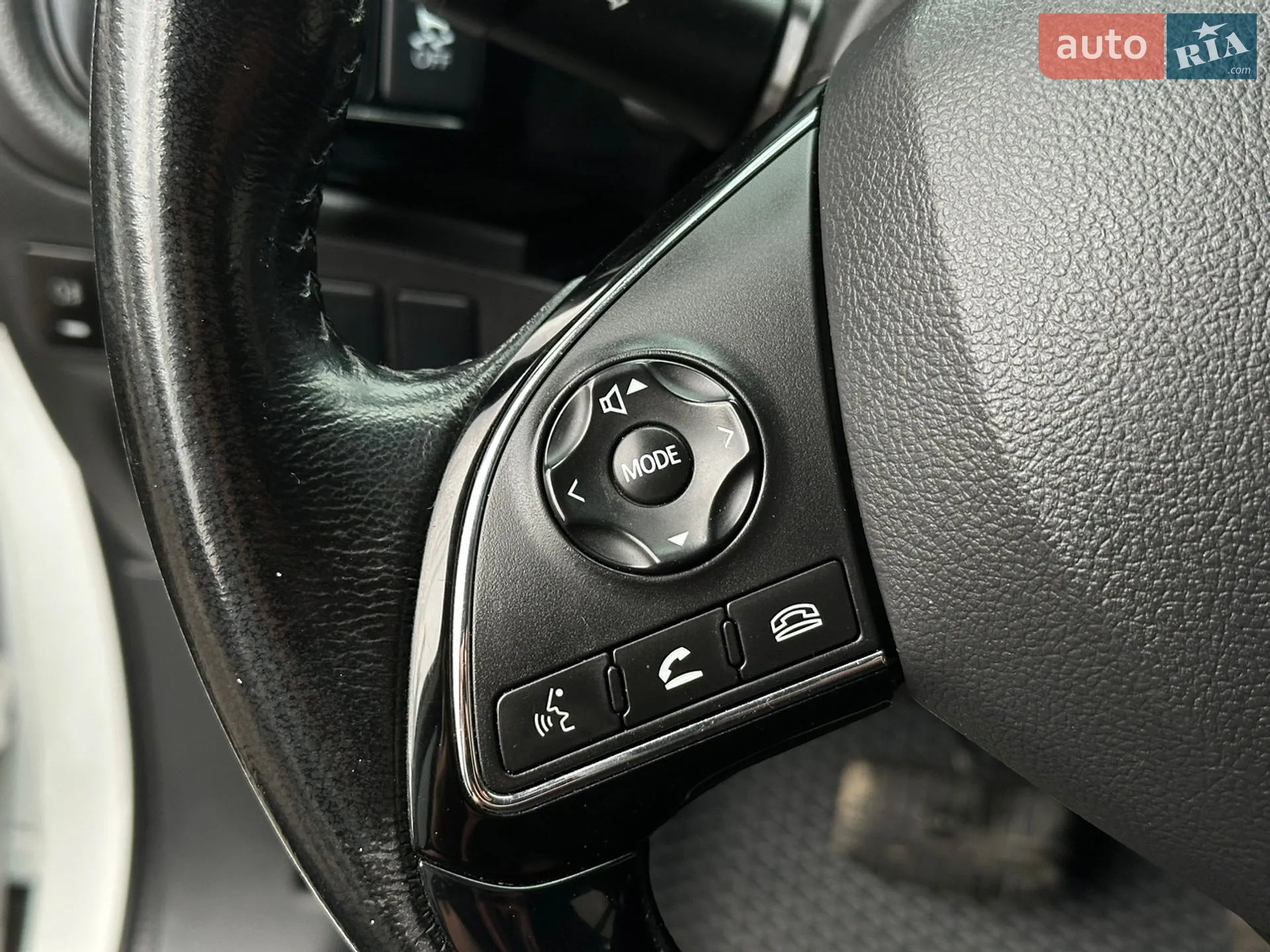 2016 Mitsubishi Outlander - мініатюра 31