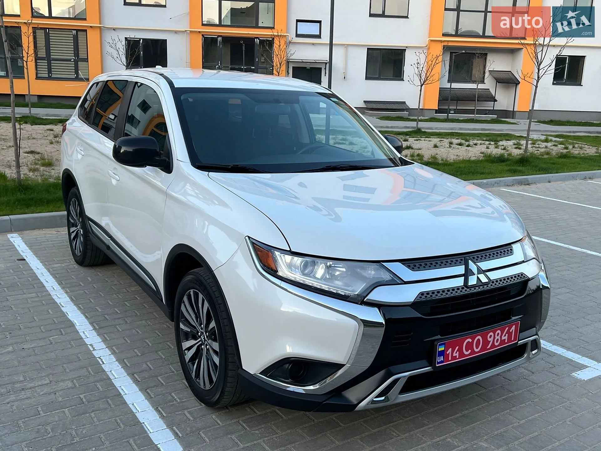 2019 Mitsubishi Outlander - мініатюра 2