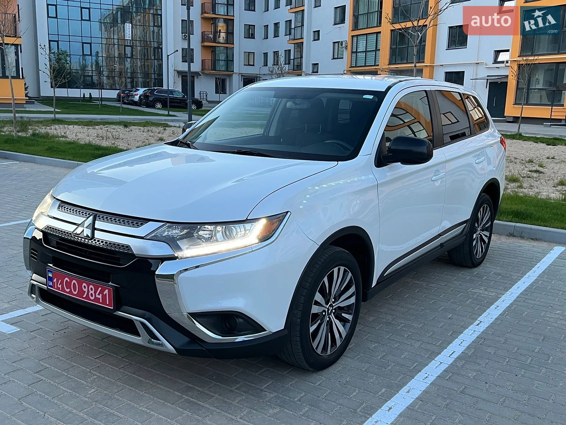 2019 Mitsubishi Outlander - мініатюра 13
