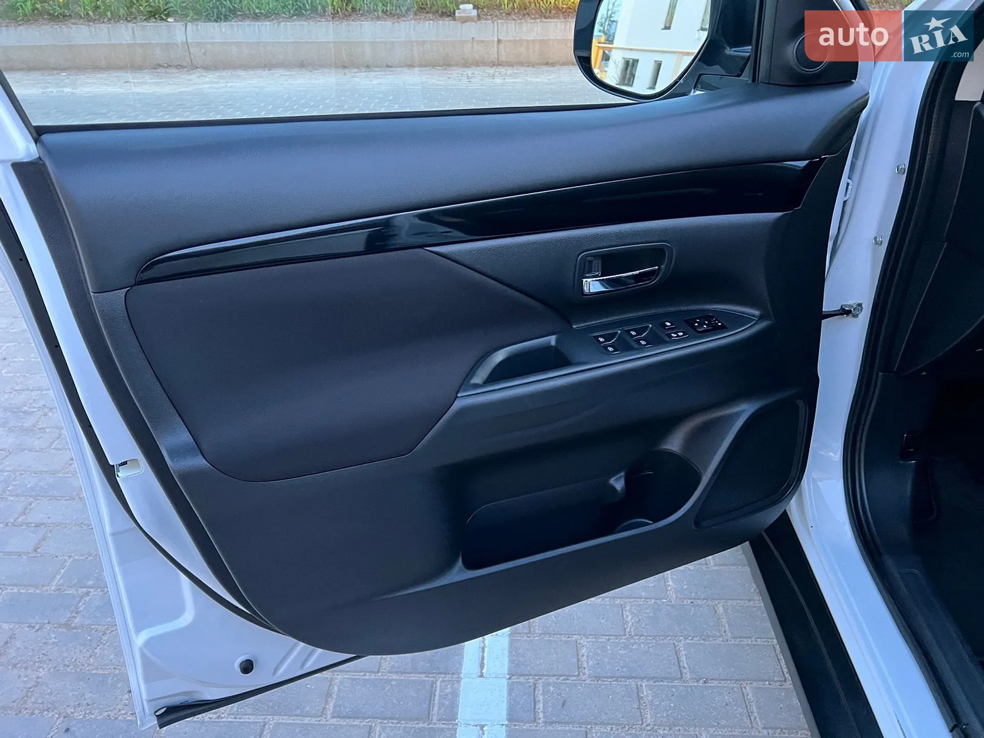 2019 Mitsubishi Outlander - мініатюра 48