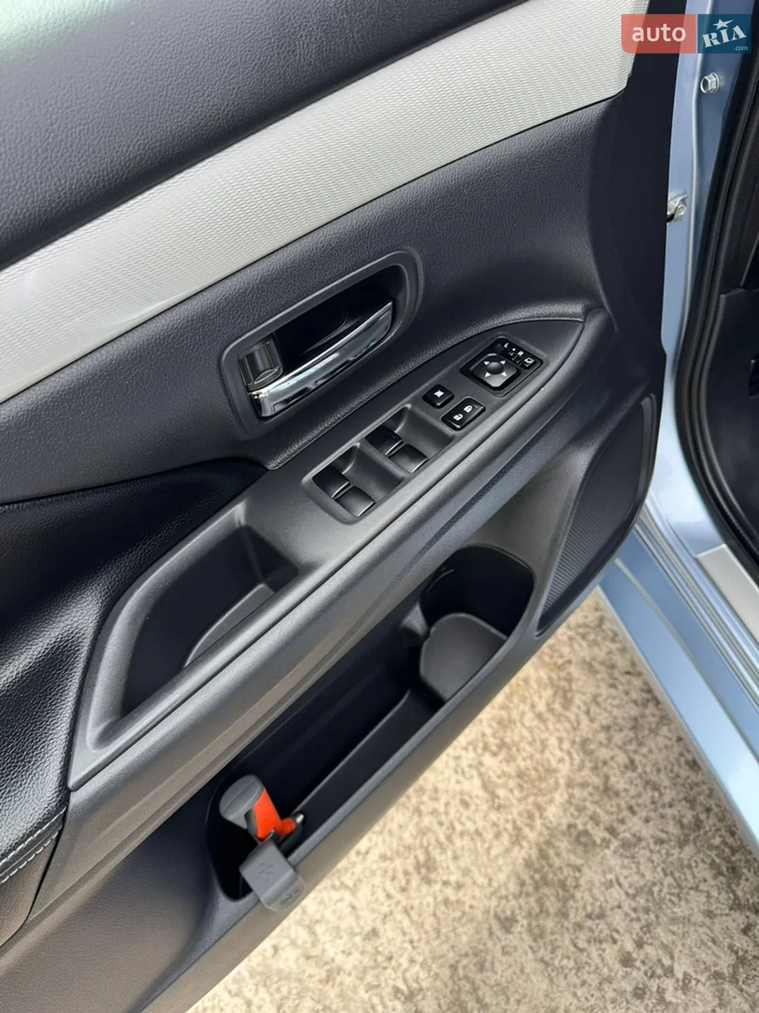 2014 Mitsubishi Outlander - мініатюра 38
