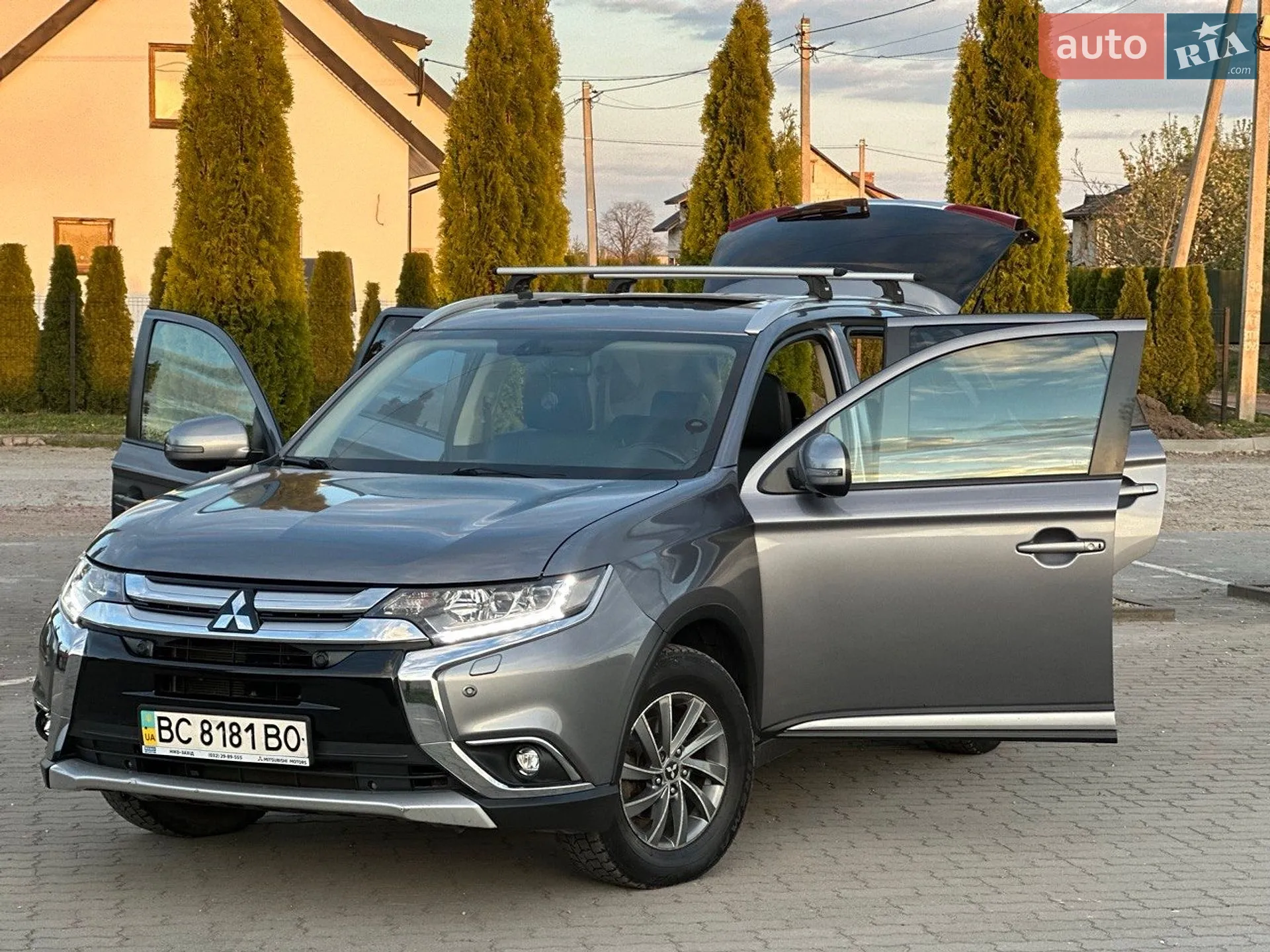 2017 Mitsubishi Outlander - мініатюра 3