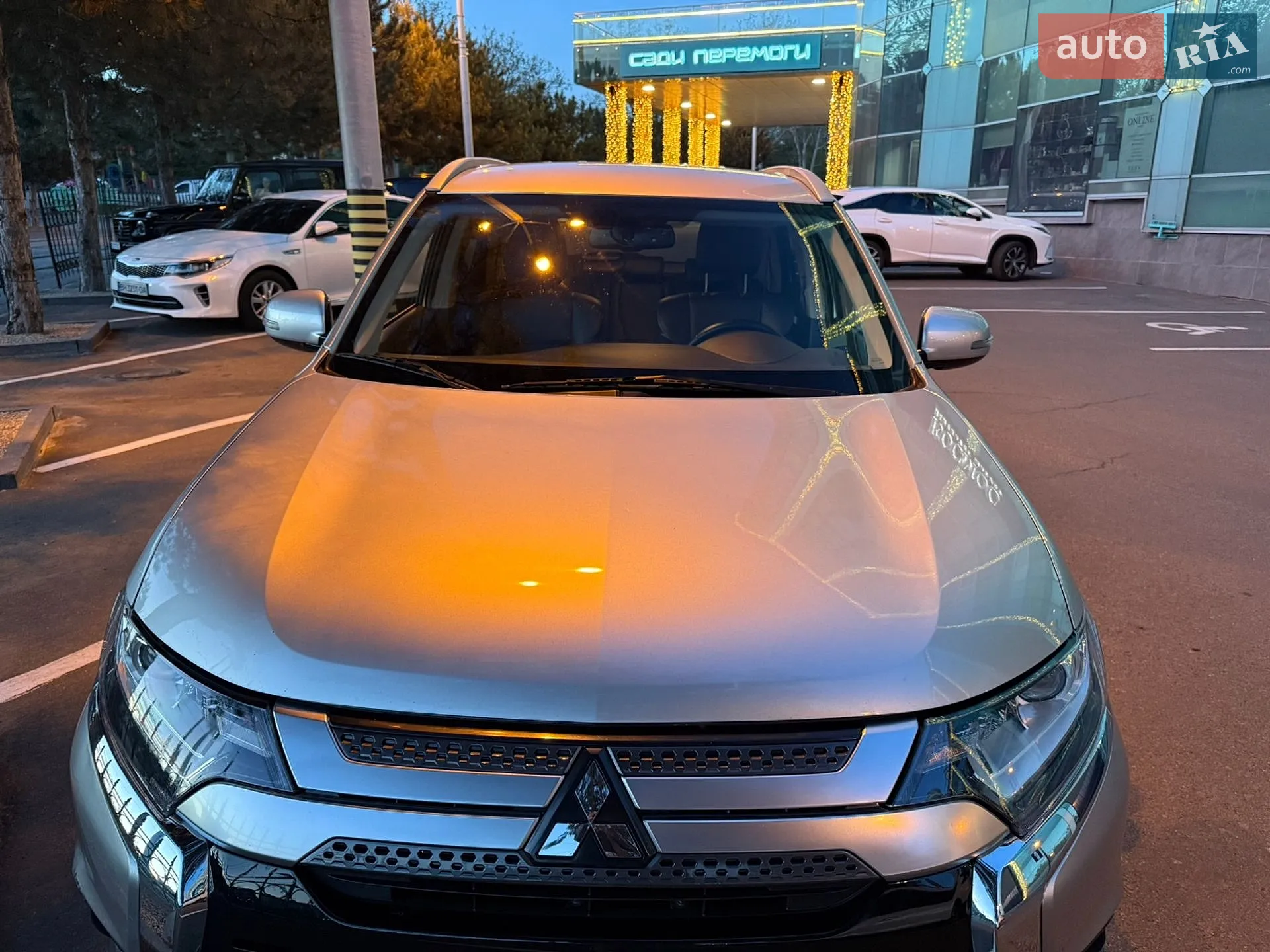 2019 Mitsubishi Outlander - мініатюра 4