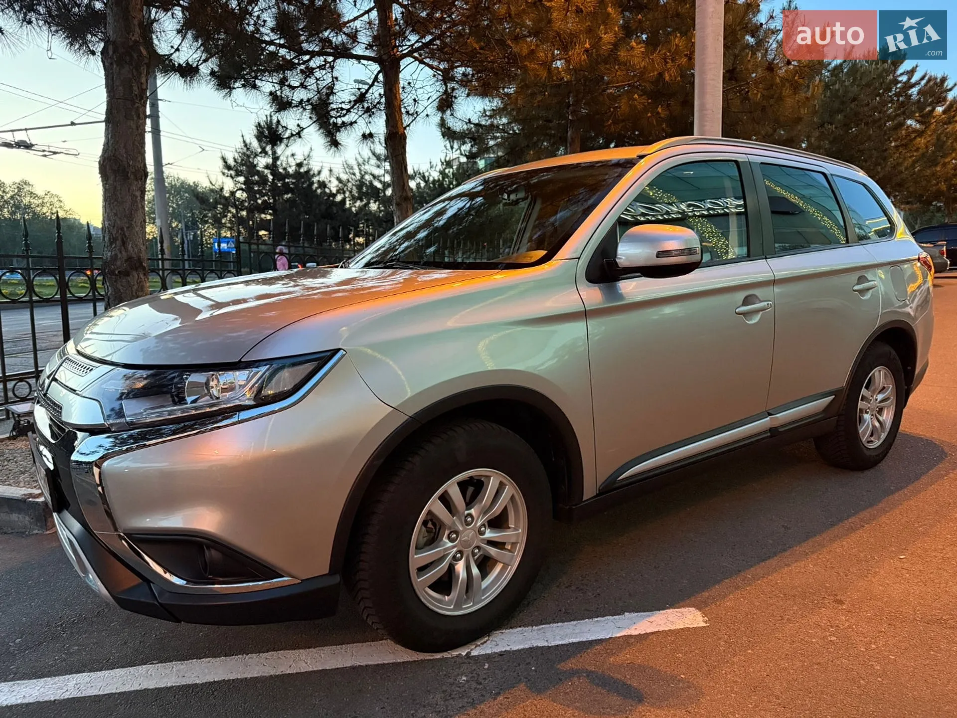 2019 Mitsubishi Outlander - мініатюра 5