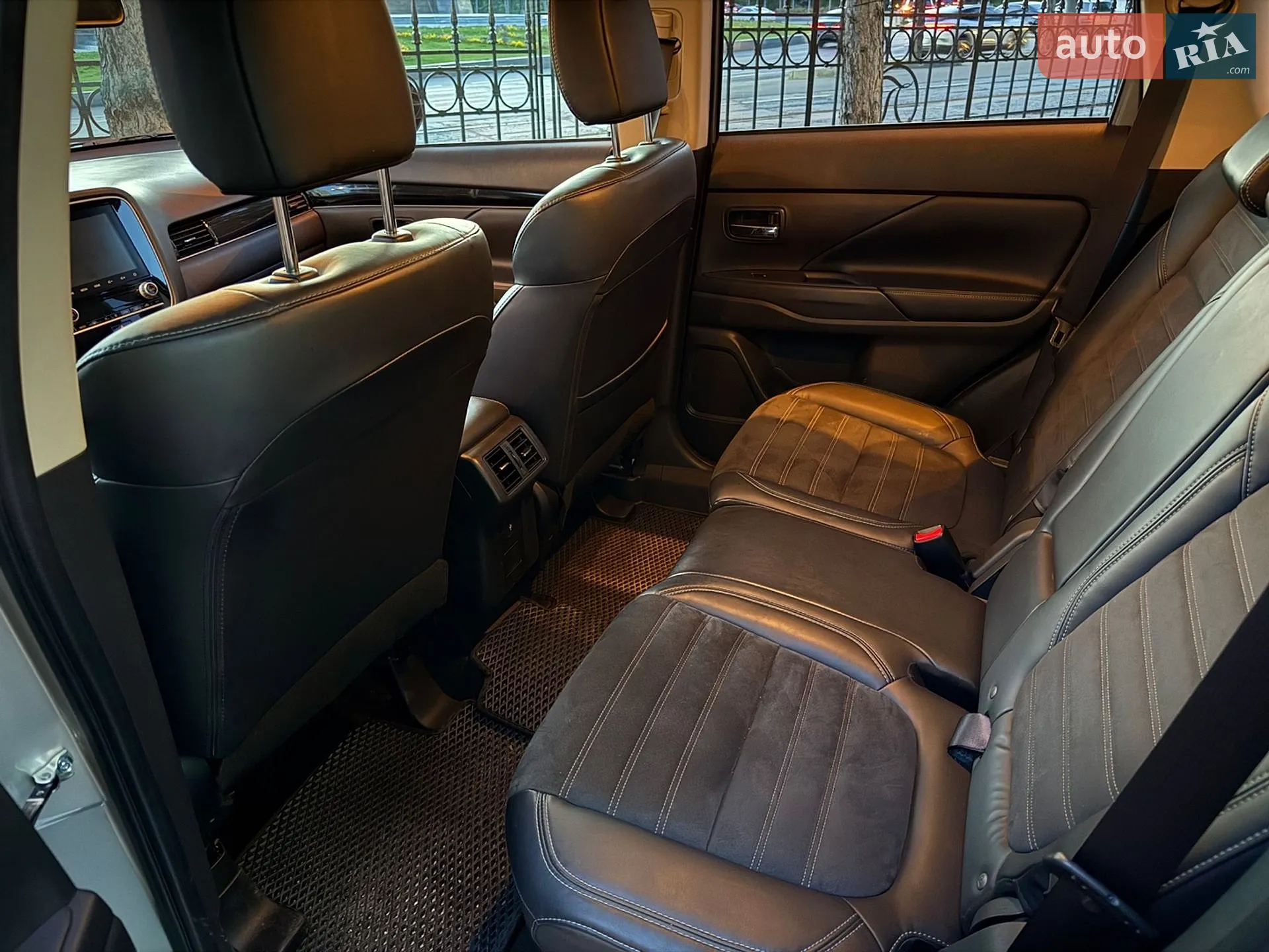 2019 Mitsubishi Outlander - мініатюра 19