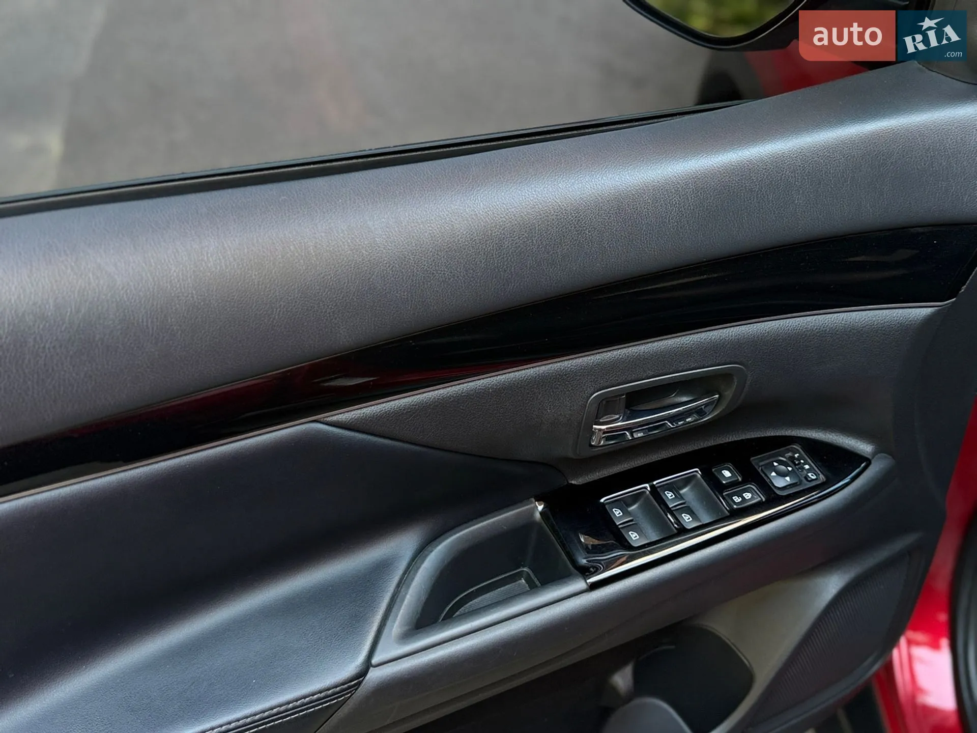 2018 Mitsubishi Outlander - мініатюра 32