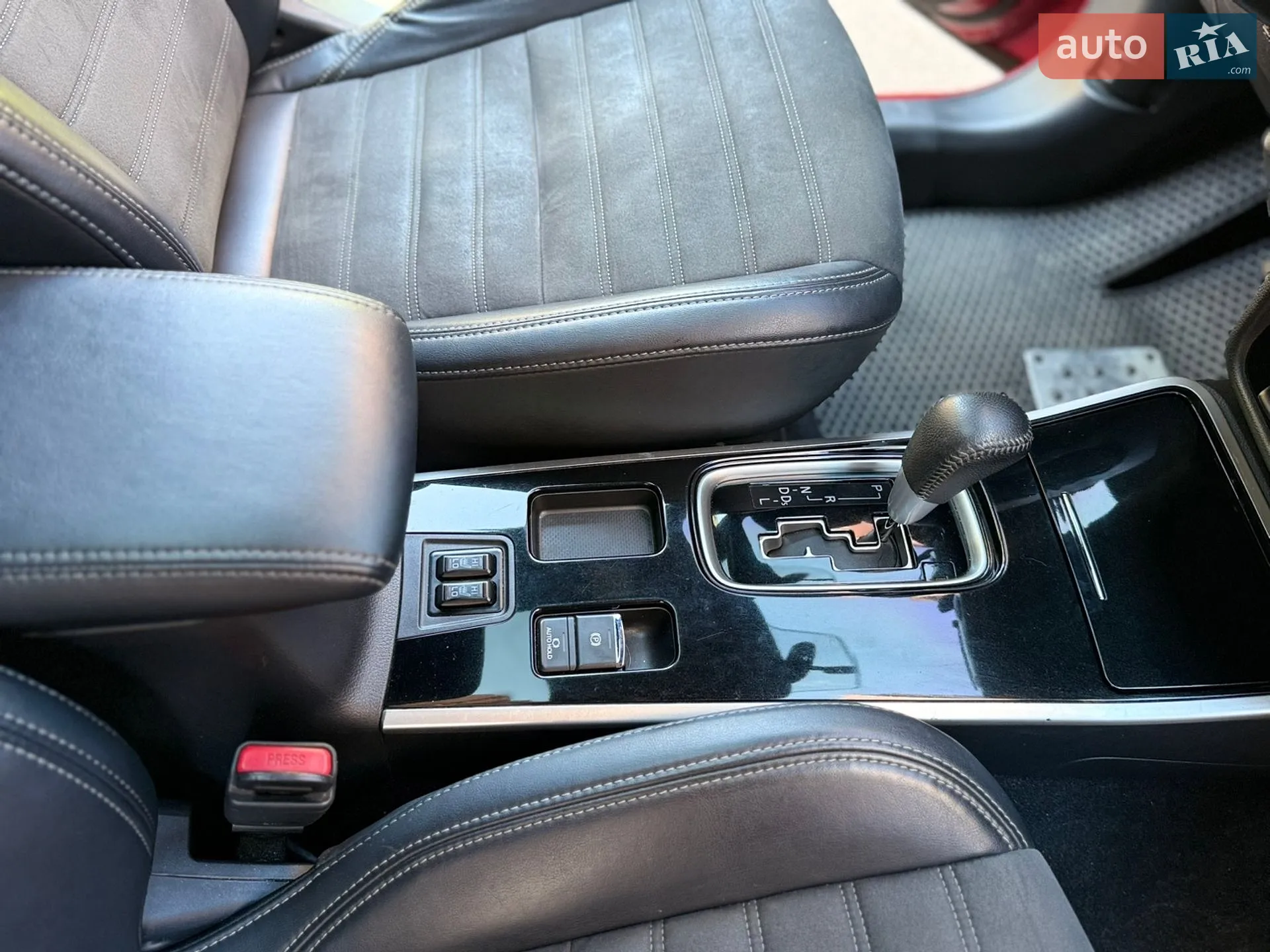 2018 Mitsubishi Outlander - мініатюра 43