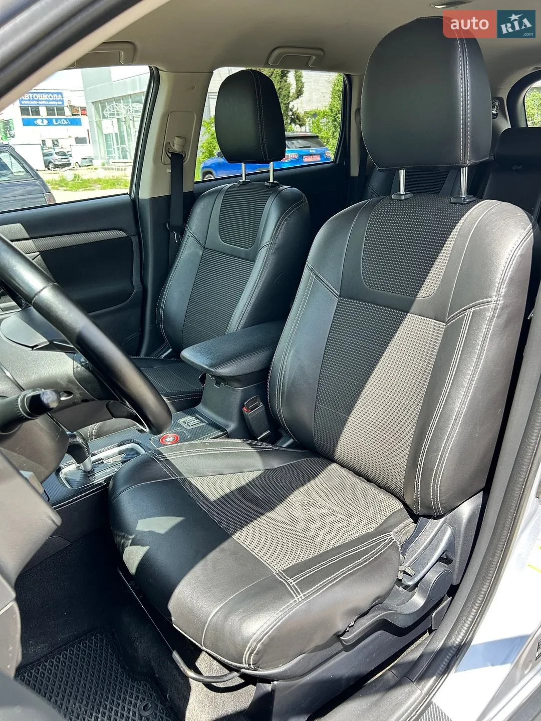 2017 Mitsubishi Outlander - мініатюра 24