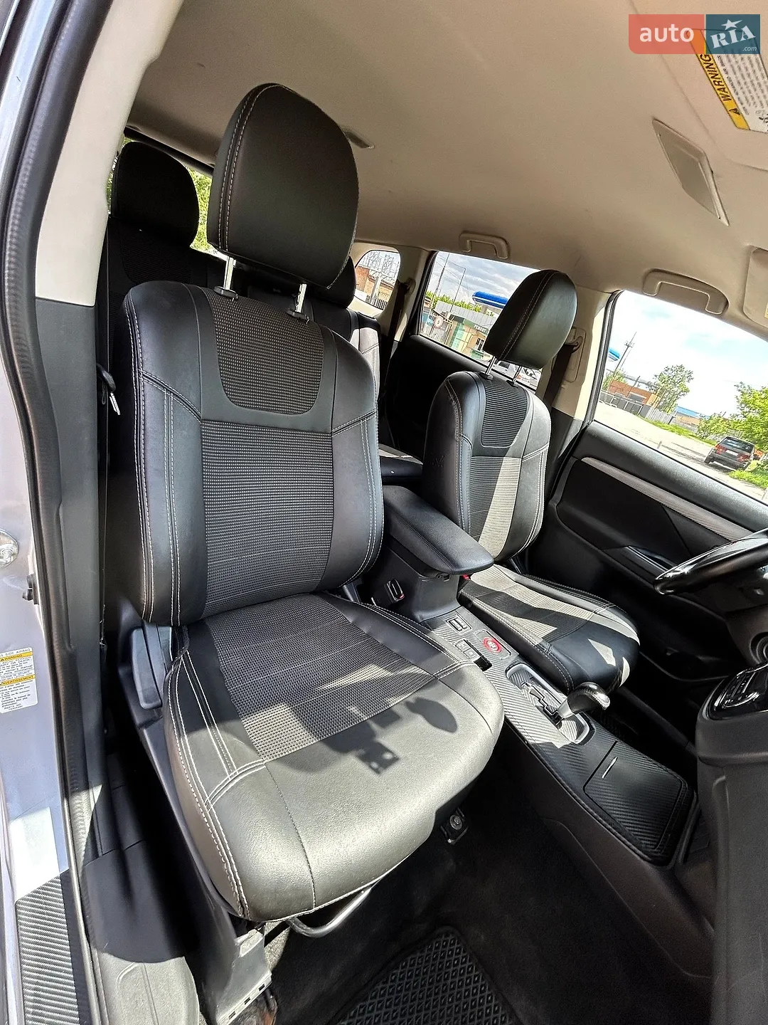 2017 Mitsubishi Outlander - мініатюра 29