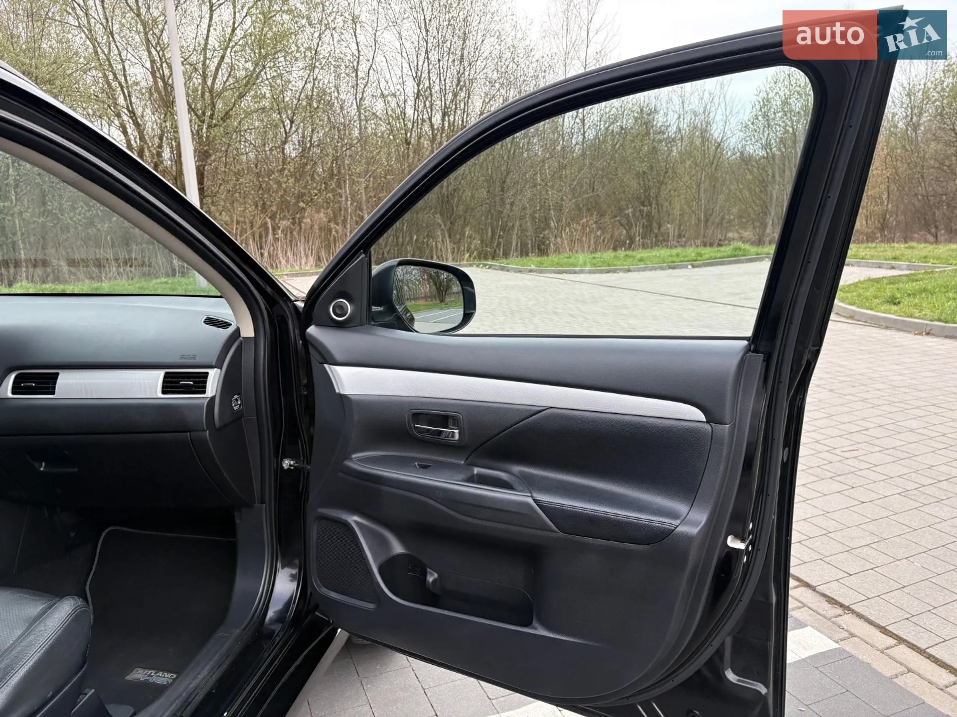 2014 Mitsubishi Outlander - мініатюра 14