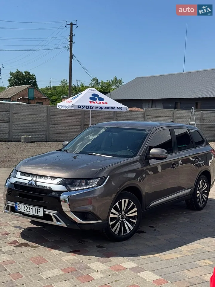 2017 Mitsubishi Outlander - мініатюра 15