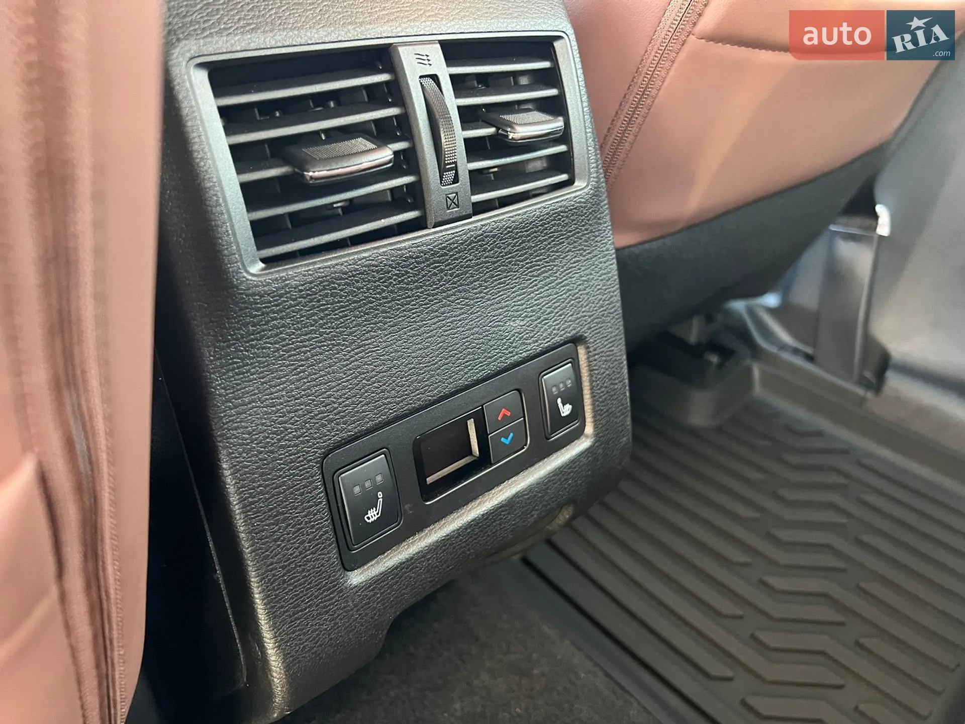 2025 Mitsubishi Outlander - мініатюра 27