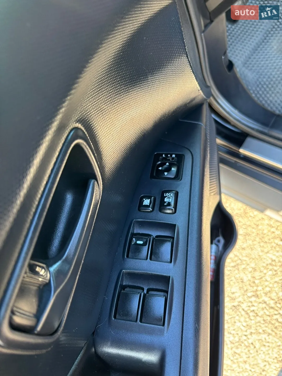2010 Mitsubishi Outlander - мініатюра 28
