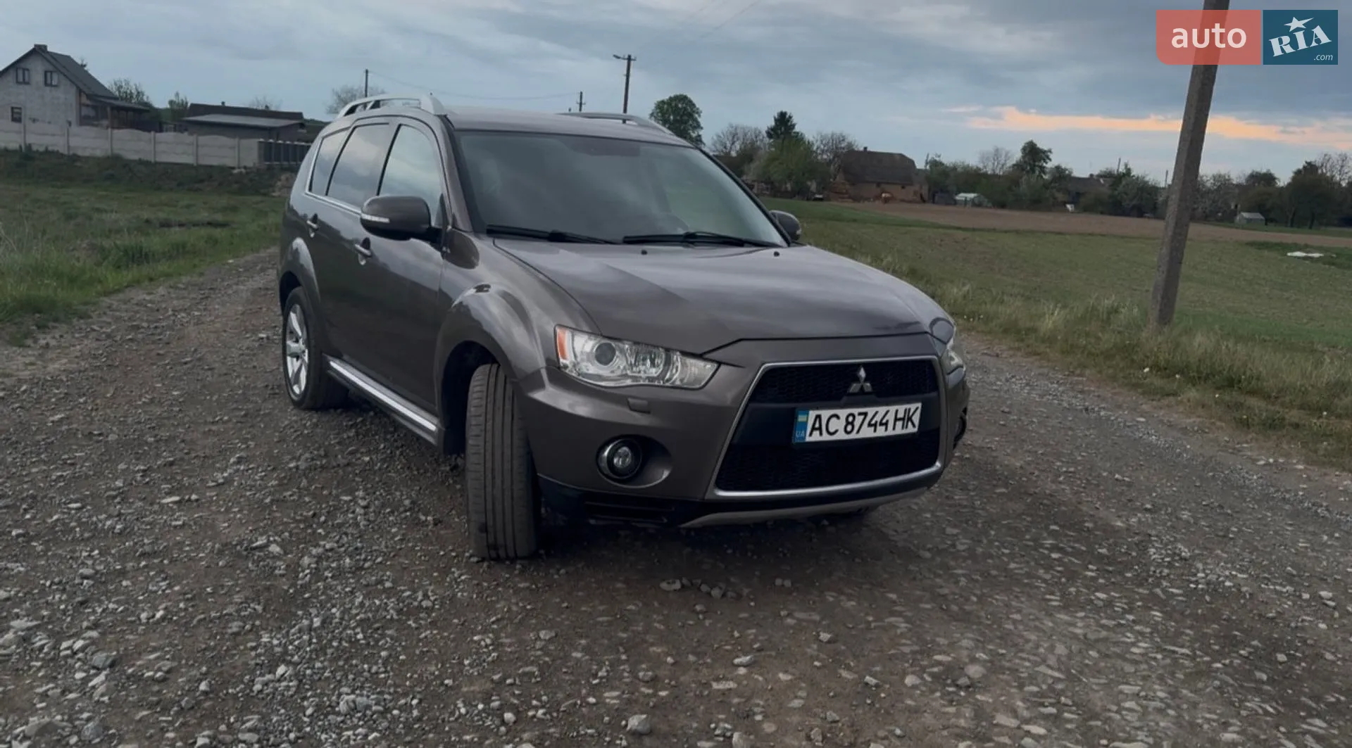2010 Mitsubishi Outlander - фото 1