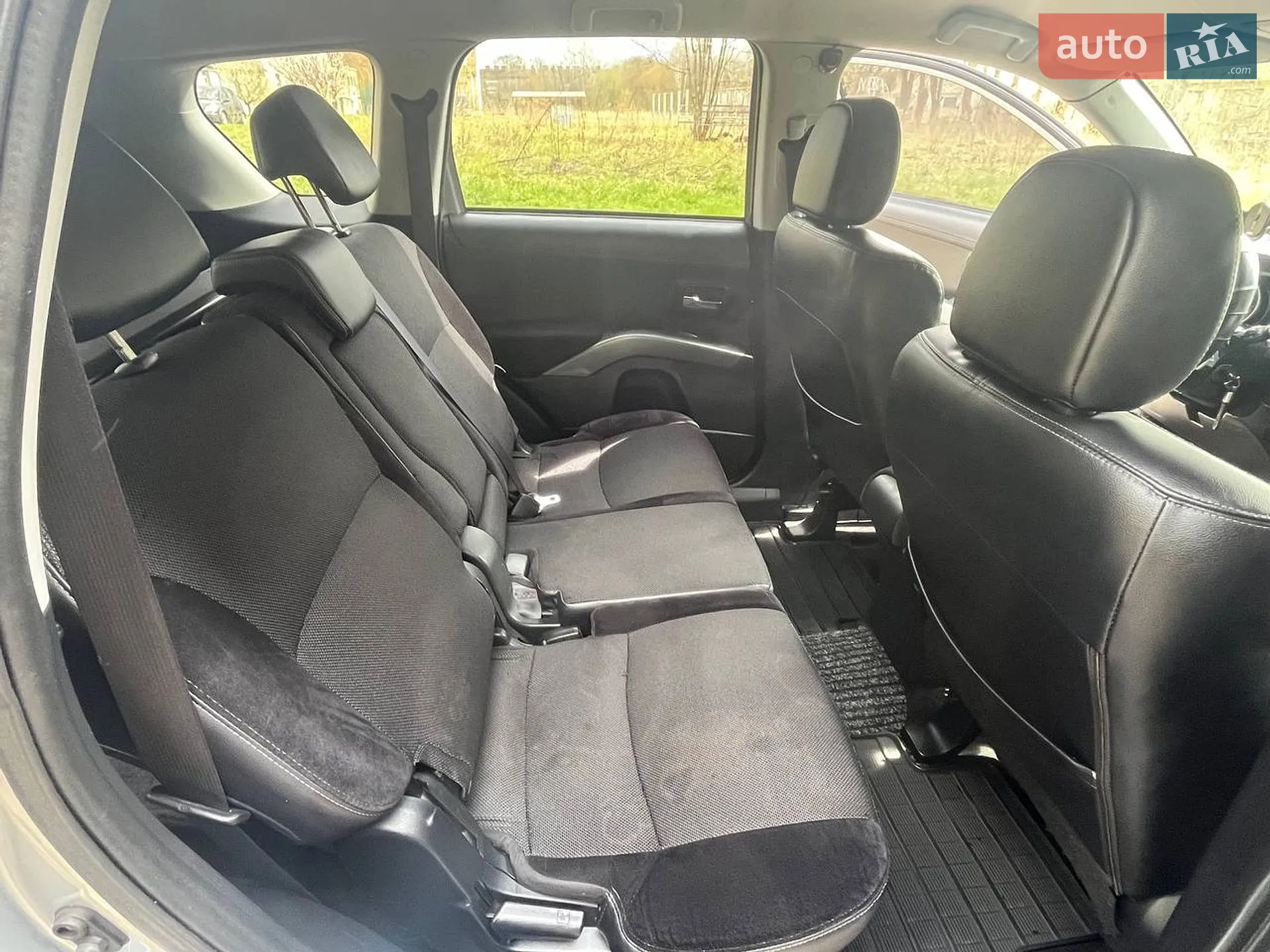 2010 Mitsubishi Outlander - мініатюра 21