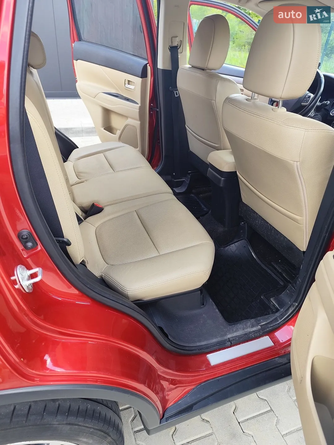2014 Mitsubishi Outlander - мініатюра 4