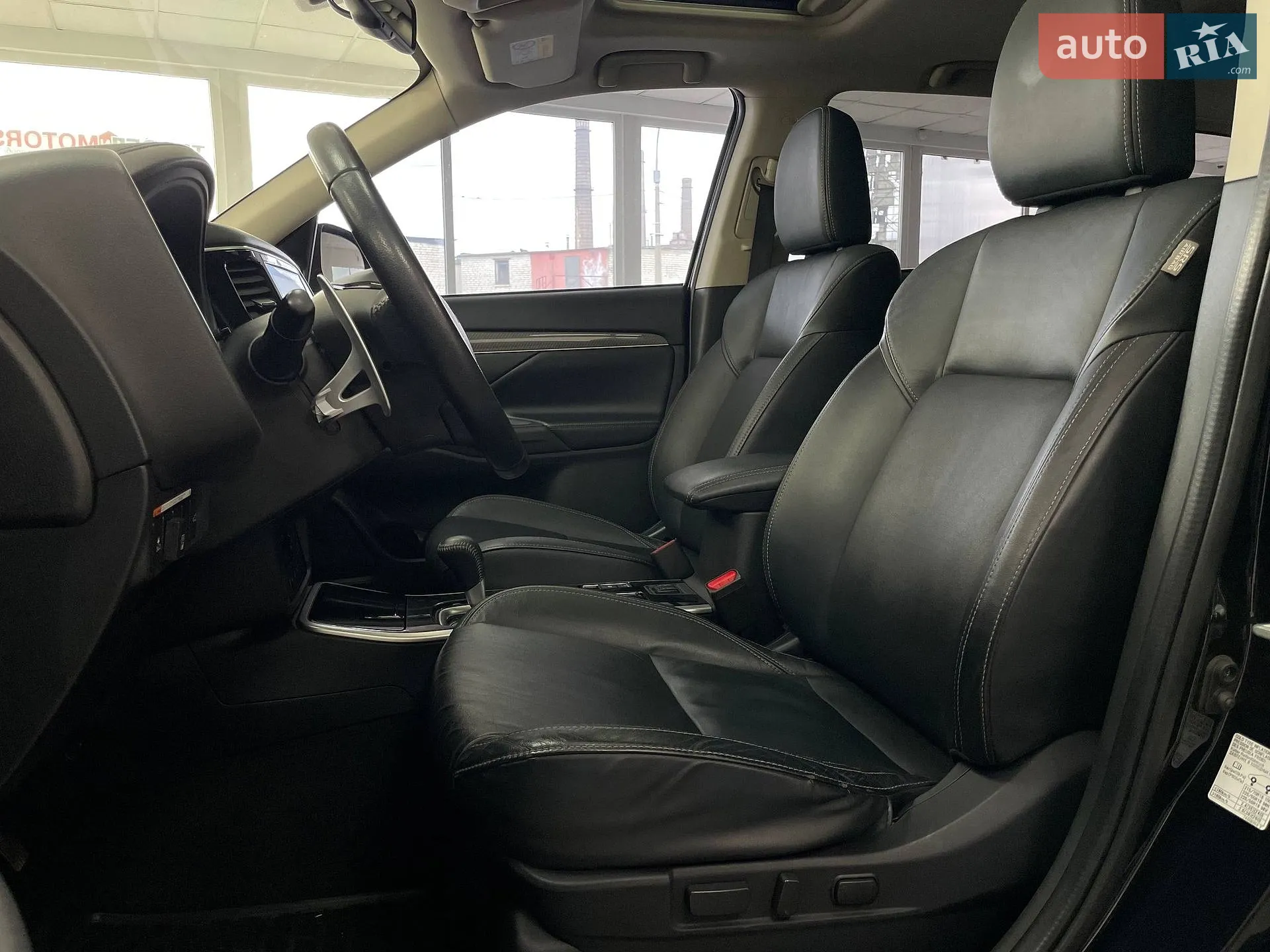 2020 Mitsubishi Outlander - мініатюра 21
