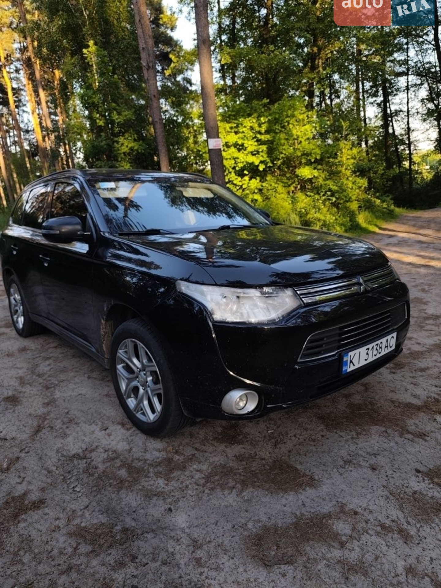 2013 Mitsubishi Outlander - фото 1