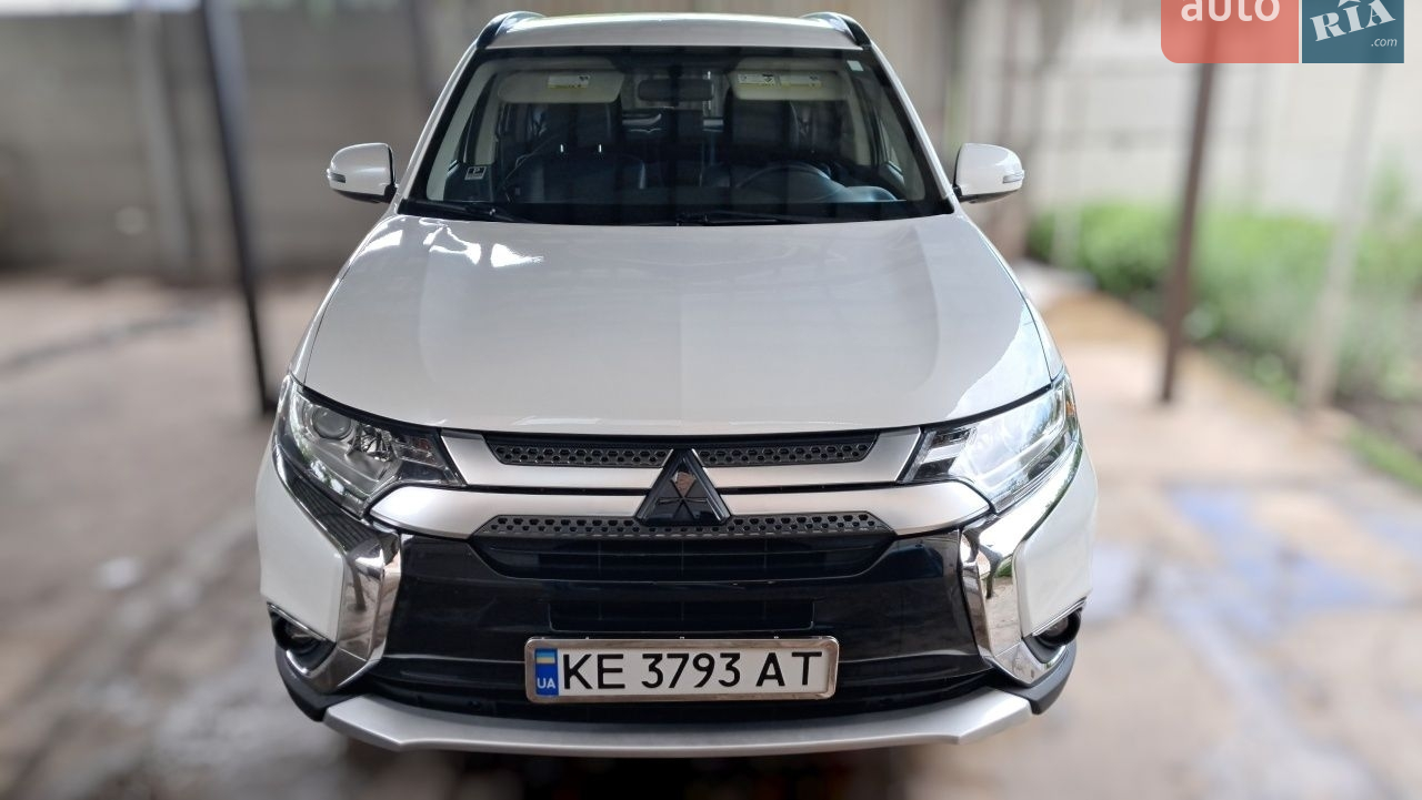 2016 Mitsubishi Outlander - мініатюра 14