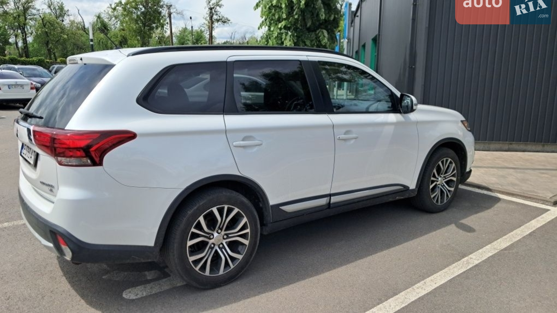 2016 Mitsubishi Outlander - мініатюра 7