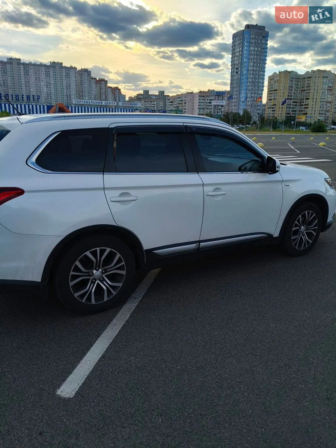2016 Mitsubishi Outlander - мініатюра 4