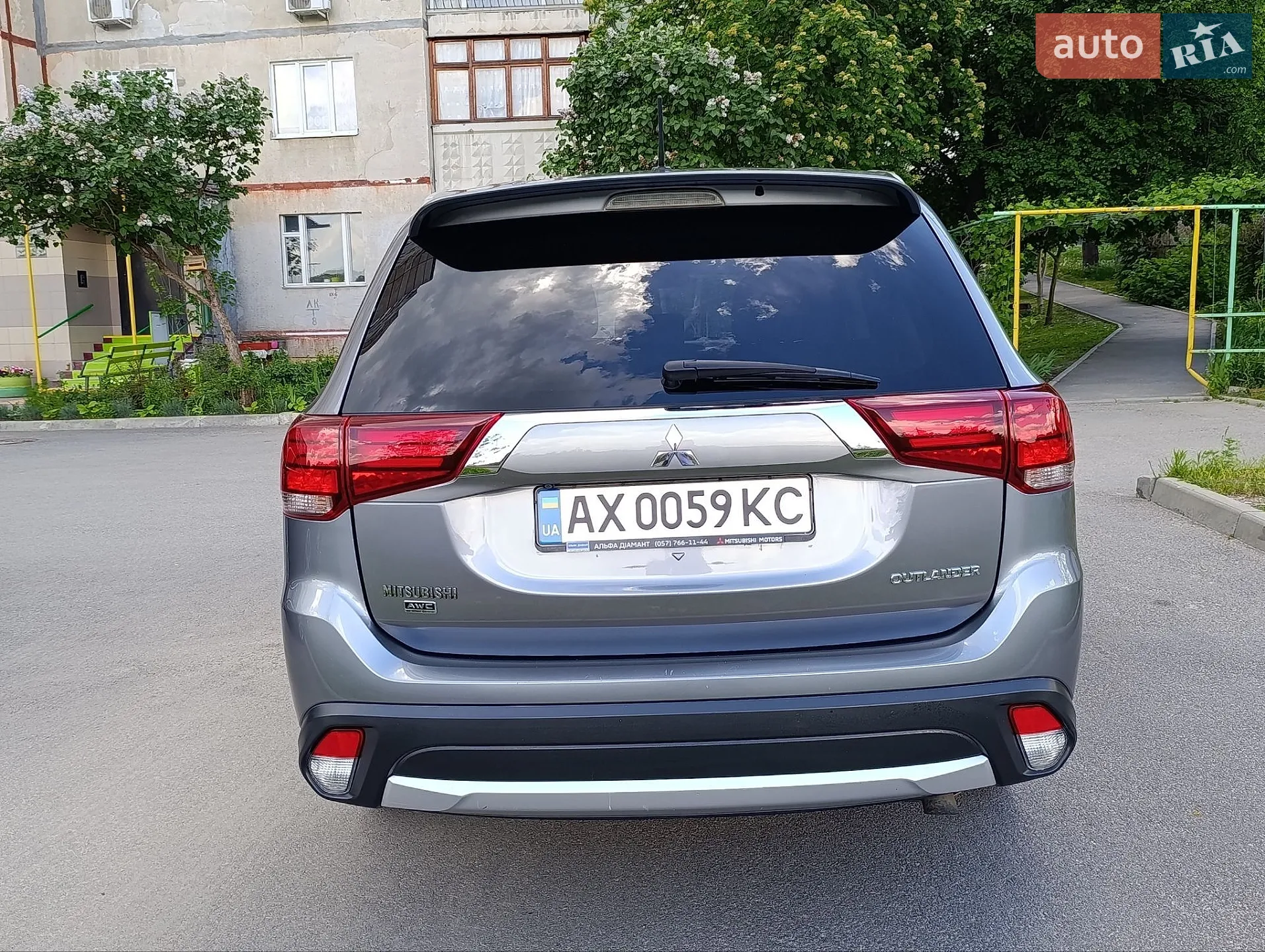 2016 Mitsubishi Outlander - мініатюра 10