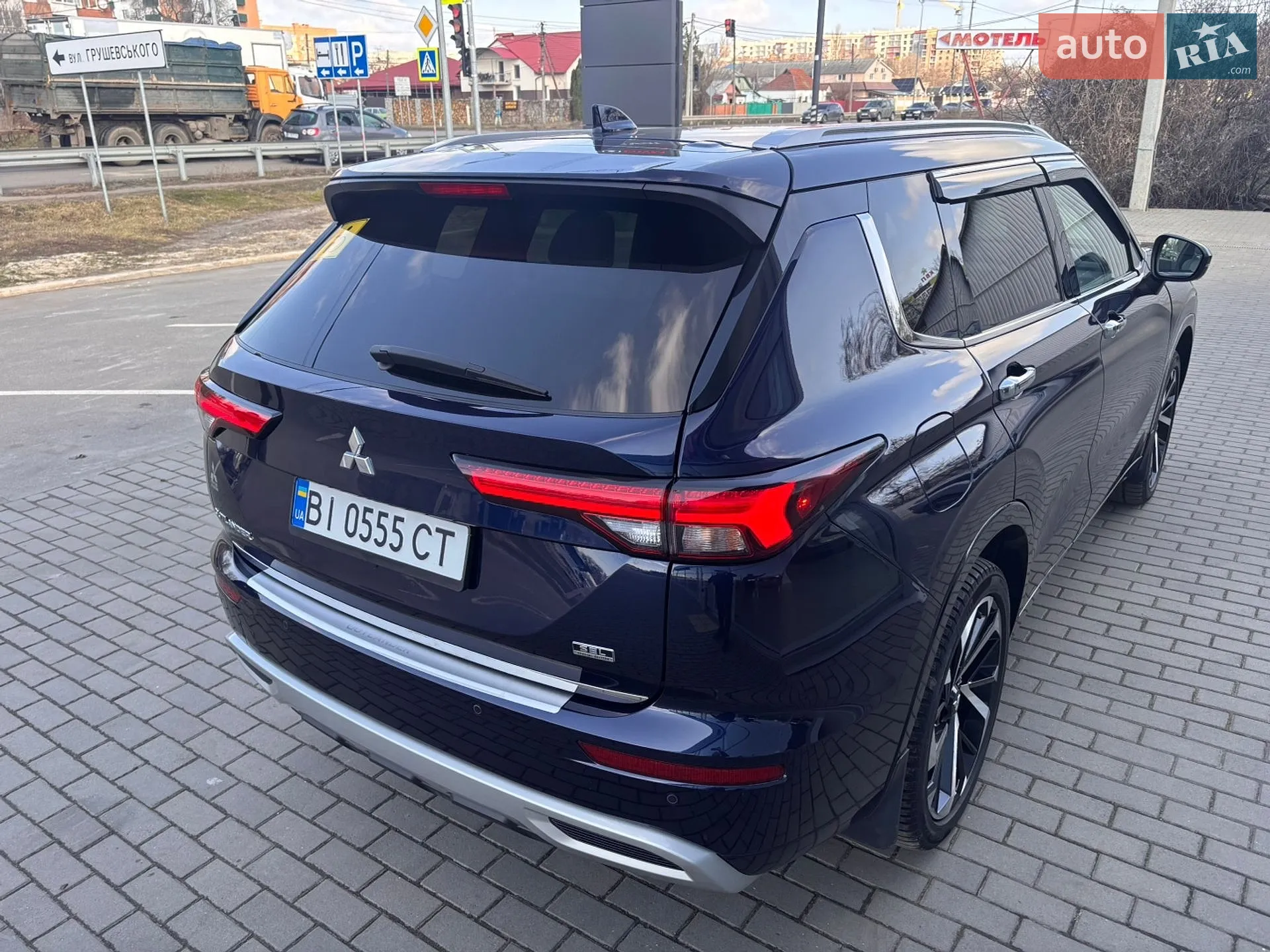 2022 Mitsubishi Outlander - мініатюра 11