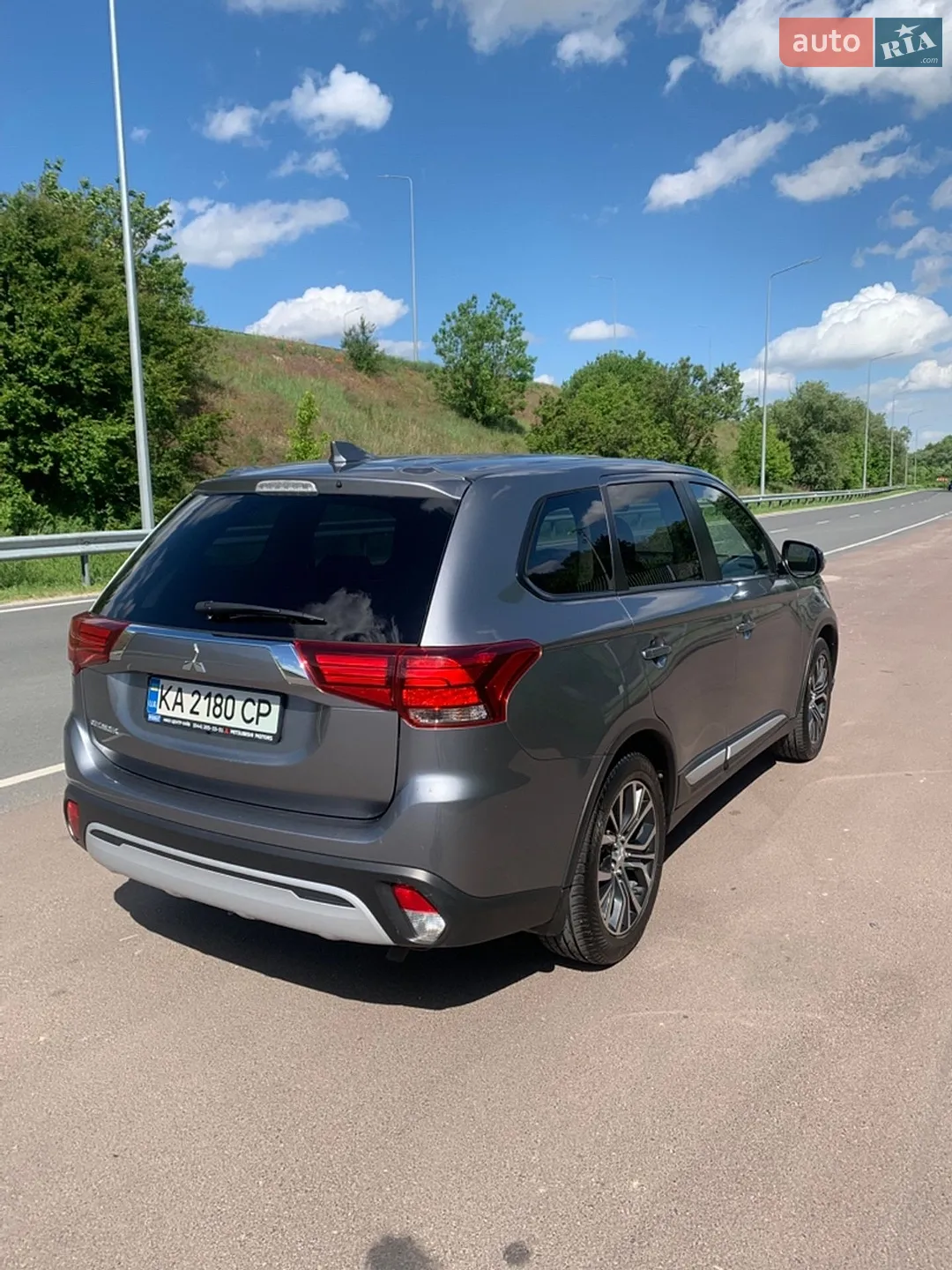 2020 Mitsubishi Outlander - мініатюра 4