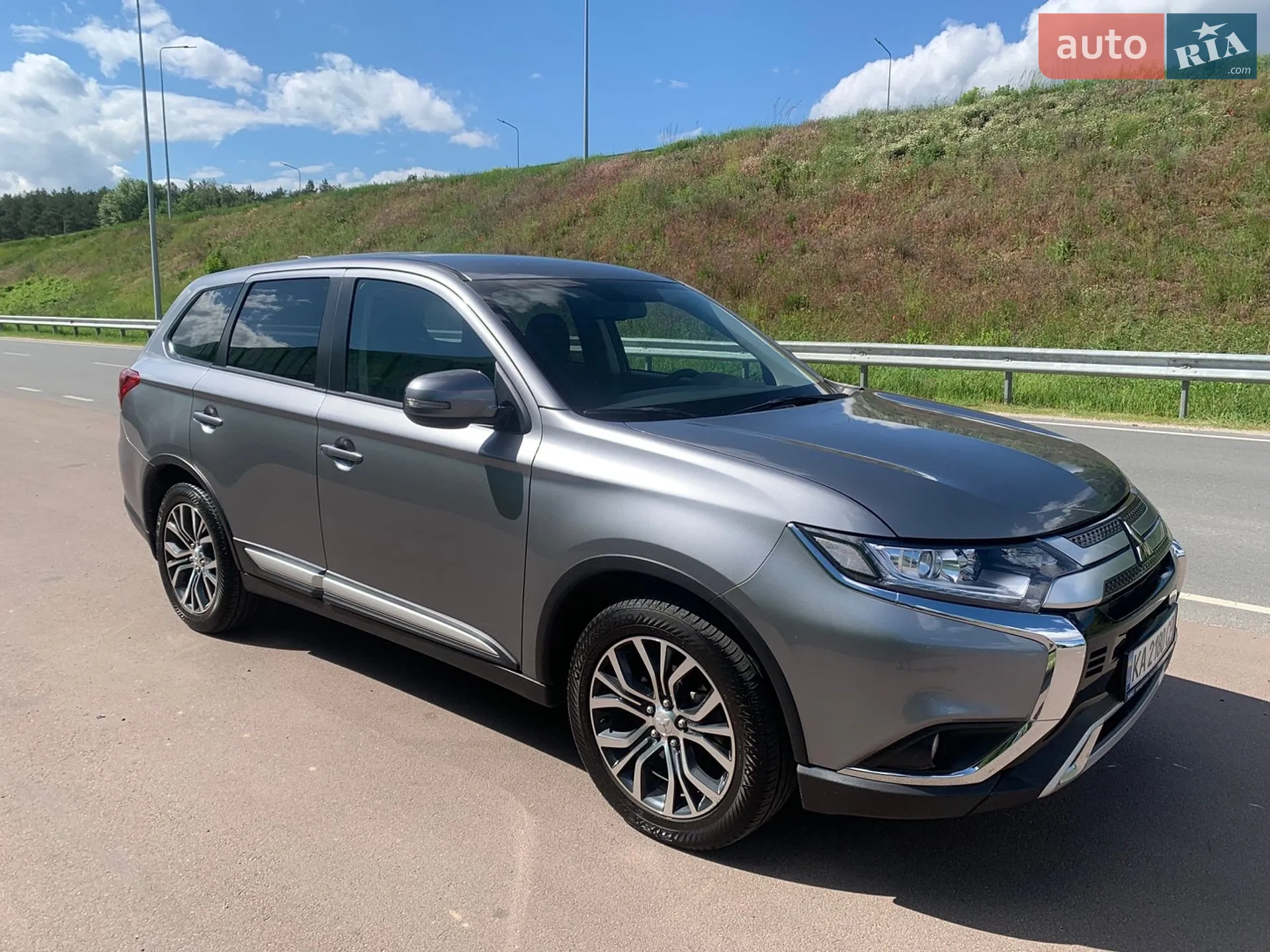 2020 Mitsubishi Outlander - мініатюра 9