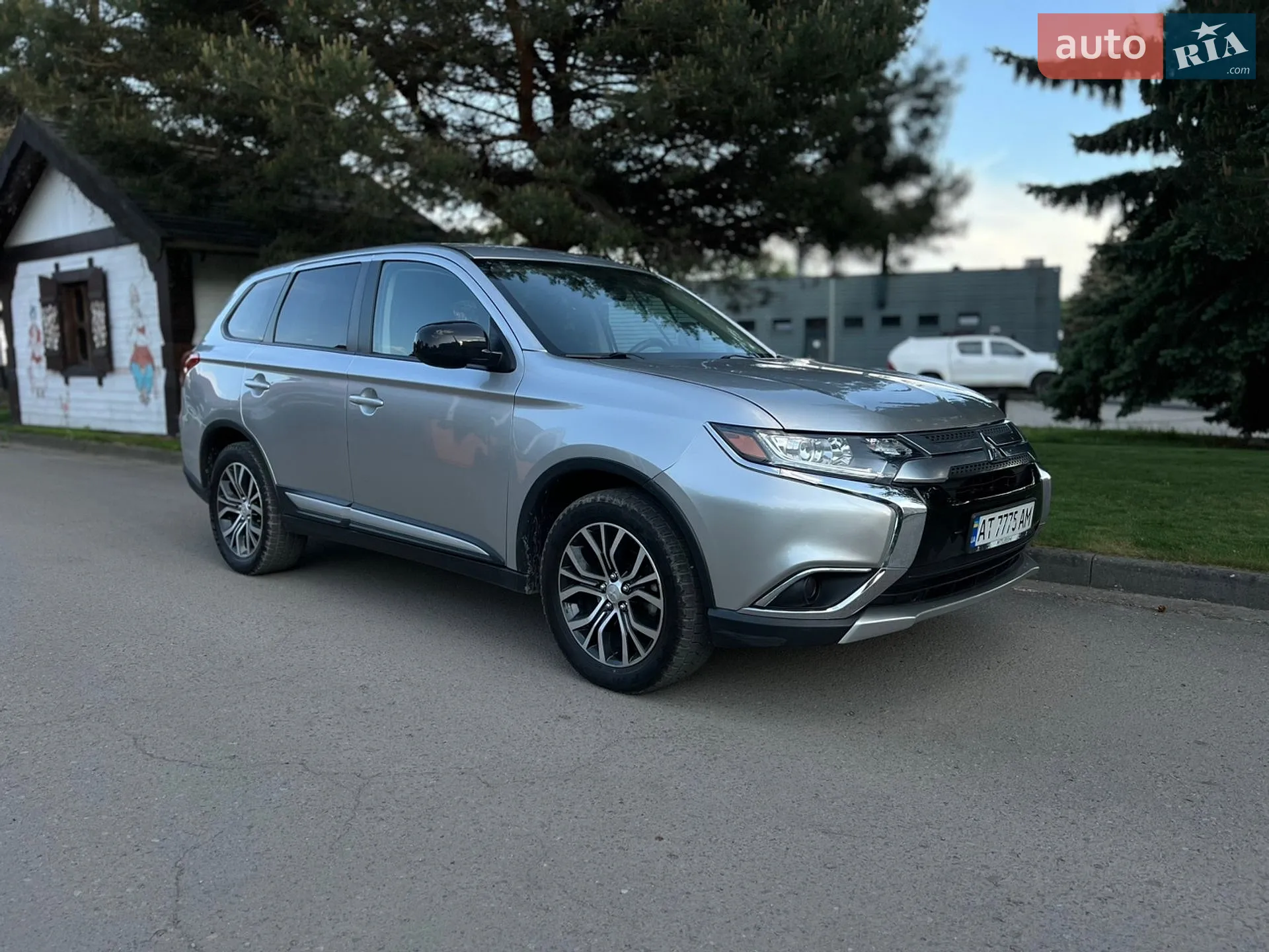2018 Mitsubishi Outlander - мініатюра 11
