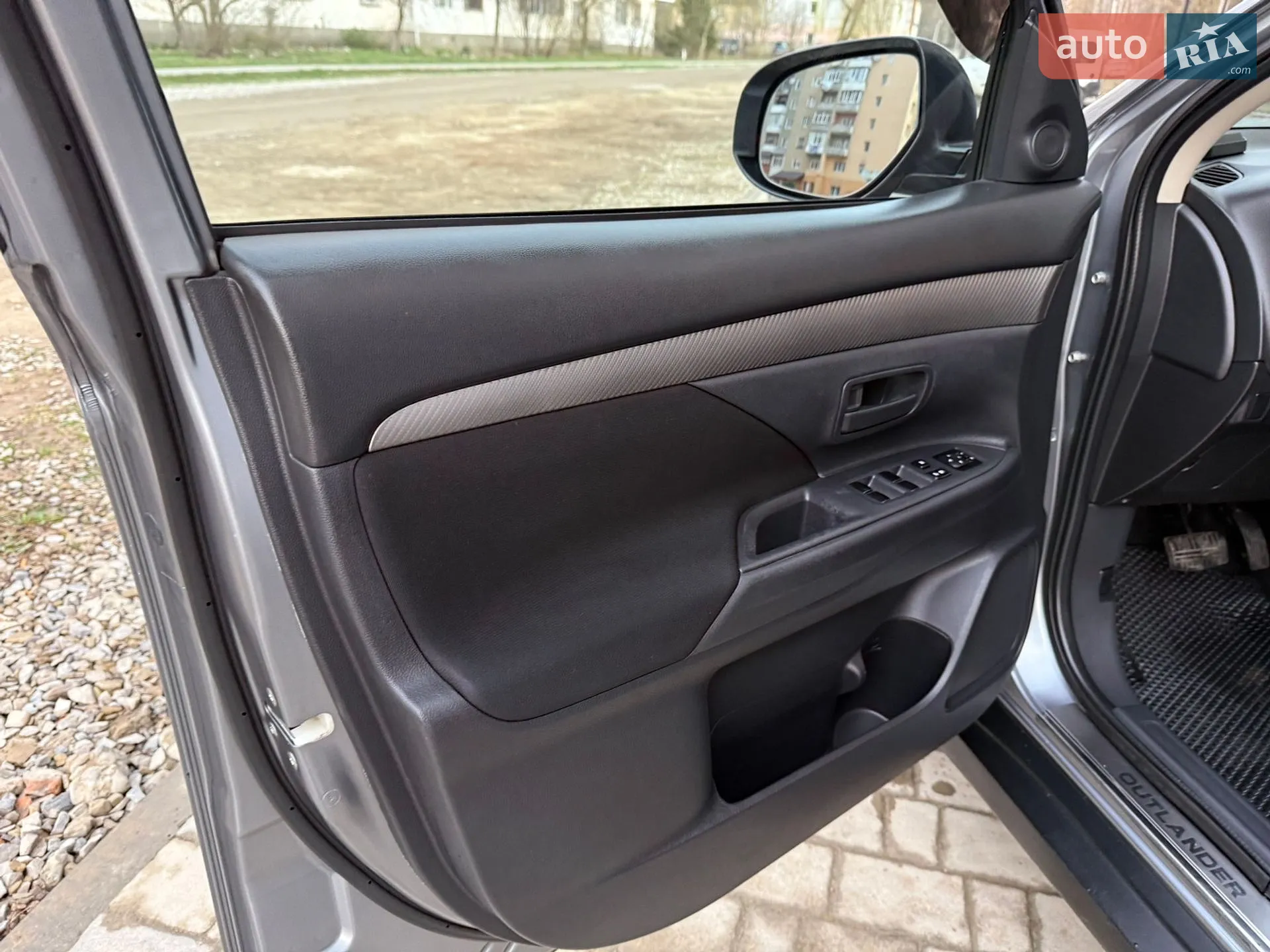 2014 Mitsubishi Outlander - мініатюра 27