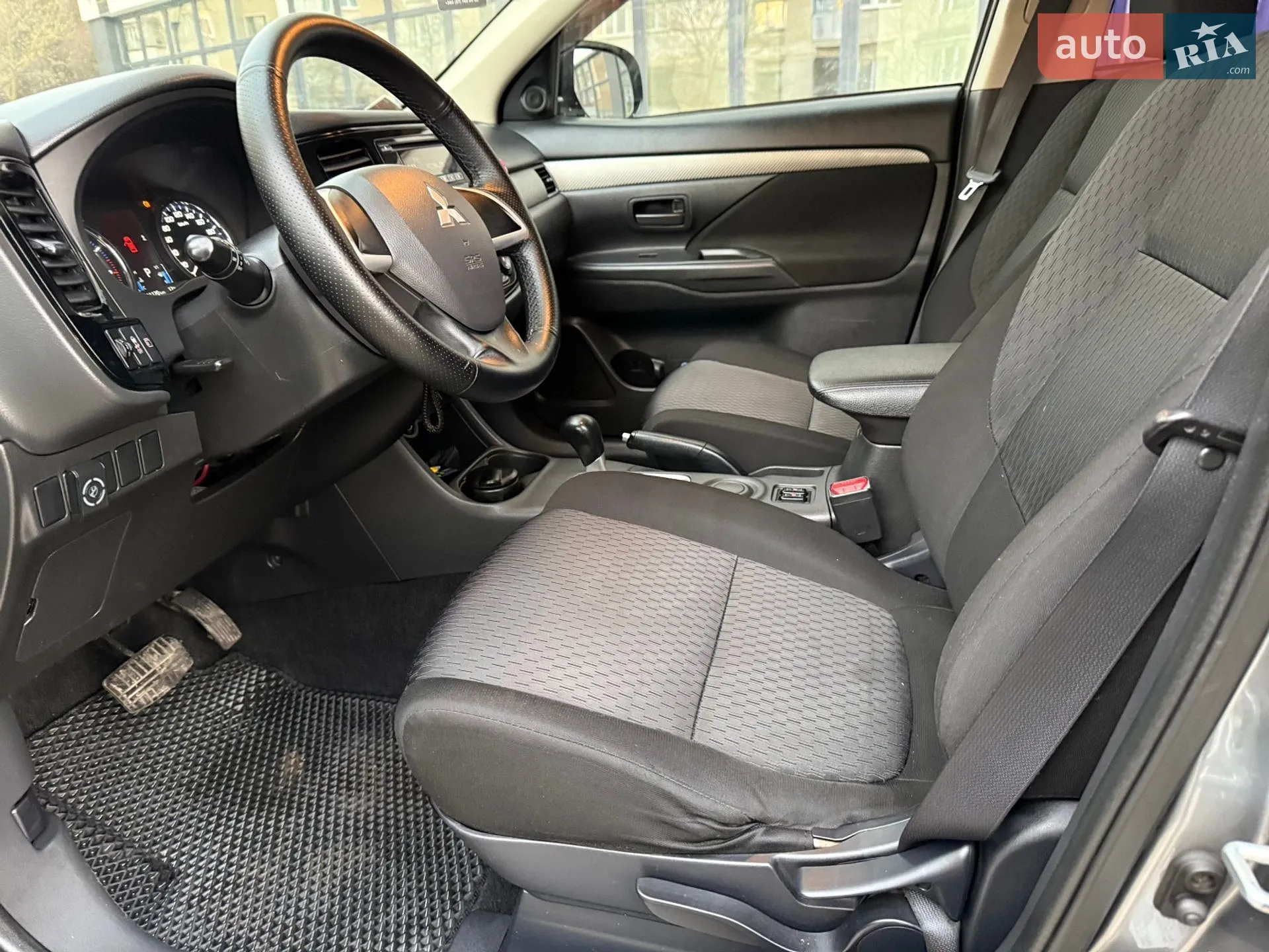 2014 Mitsubishi Outlander - мініатюра 32