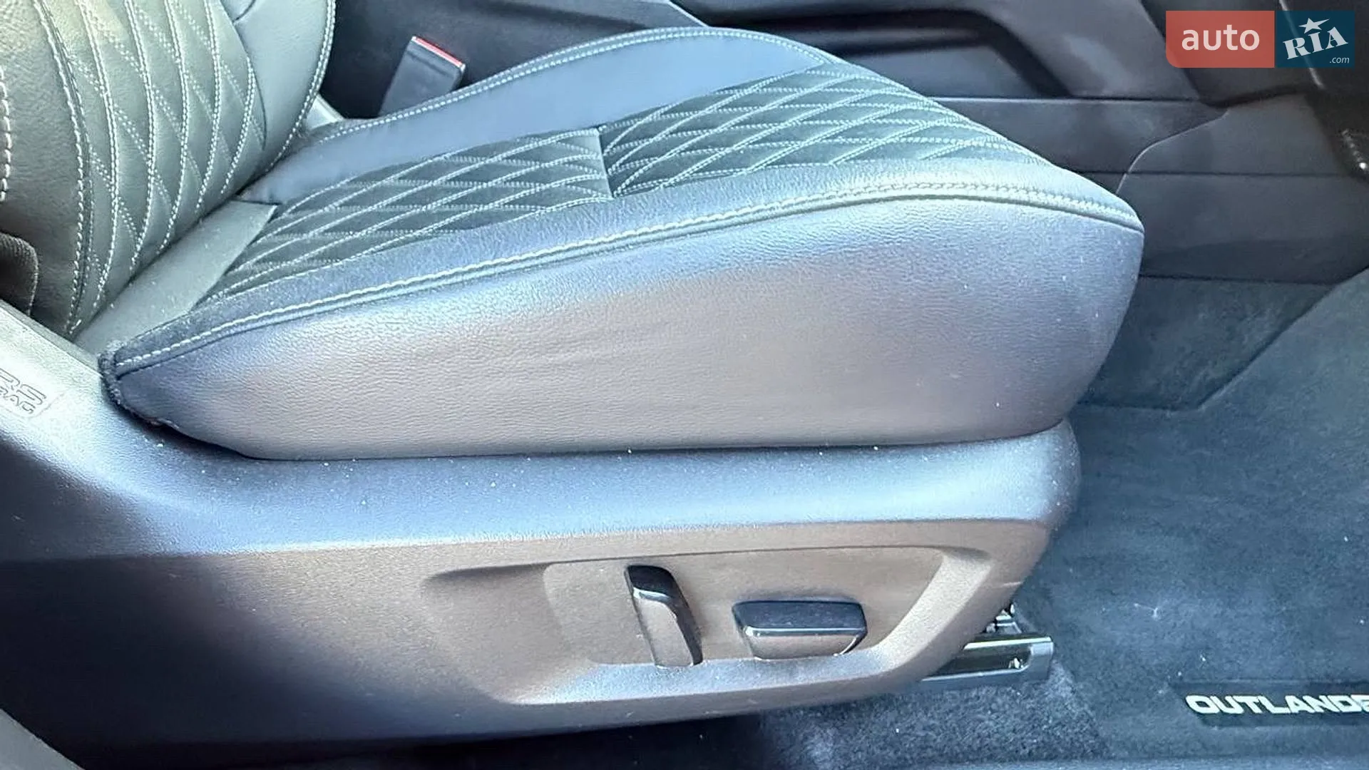 2023 Mitsubishi Outlander - мініатюра 41