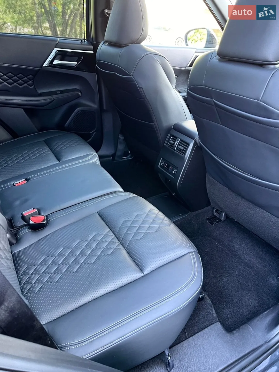 2025 Mitsubishi Outlander - мініатюра 34