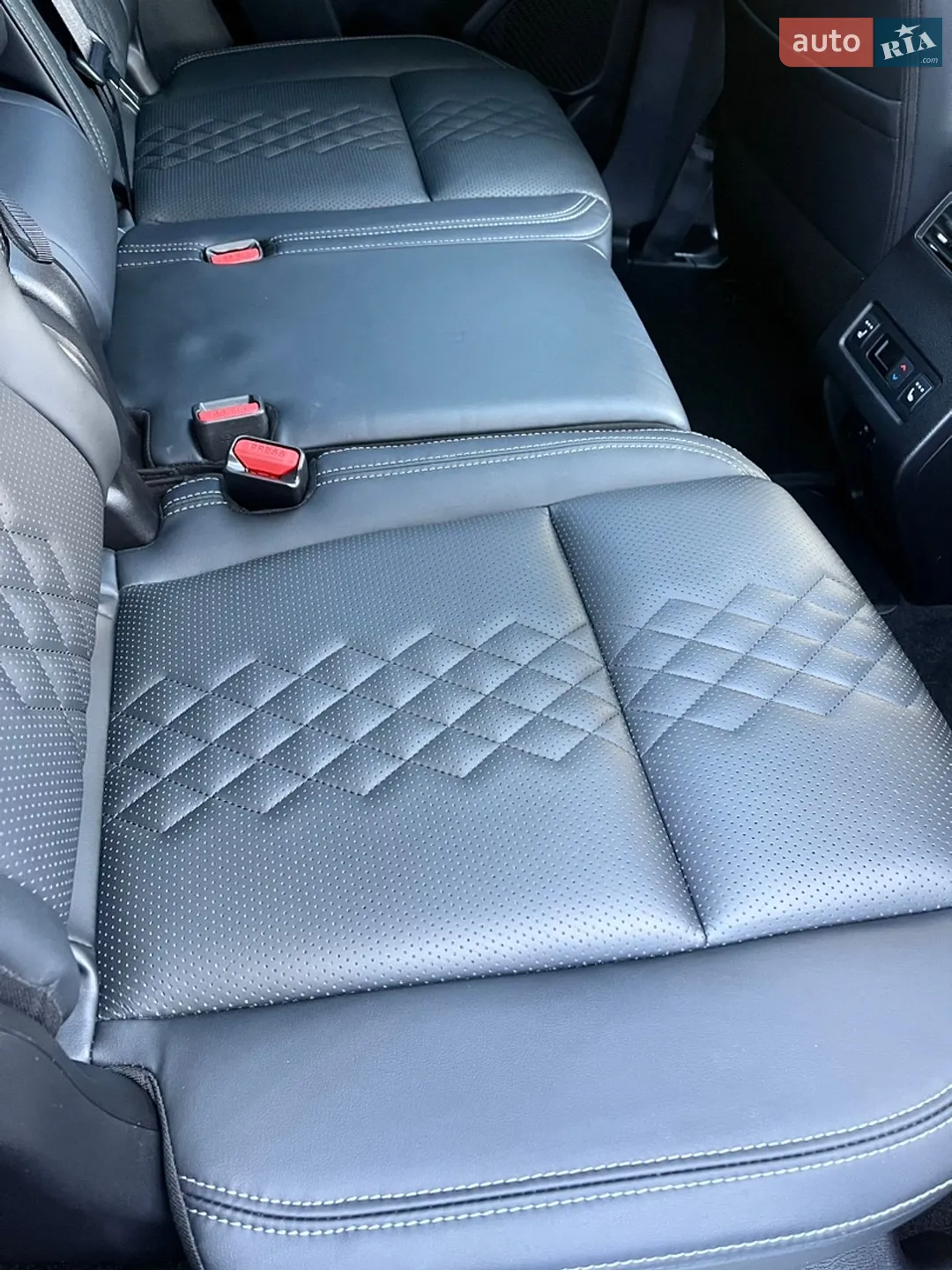 2025 Mitsubishi Outlander - мініатюра 42